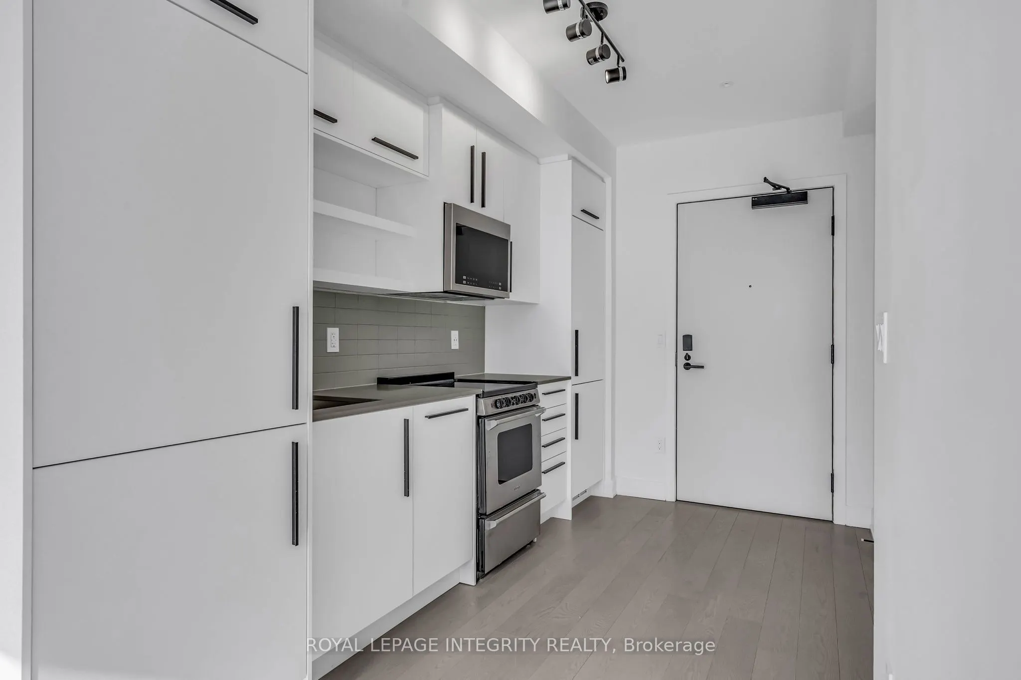 560 RIDEAU Street, #716