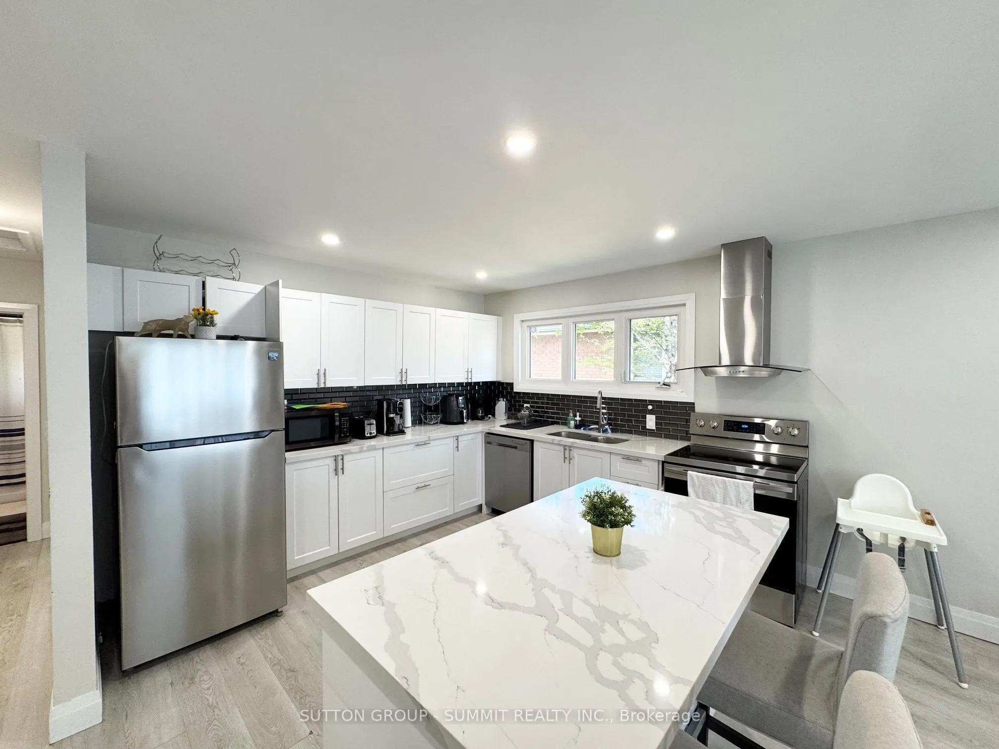 160 Macassa Avenue, #Main Floor