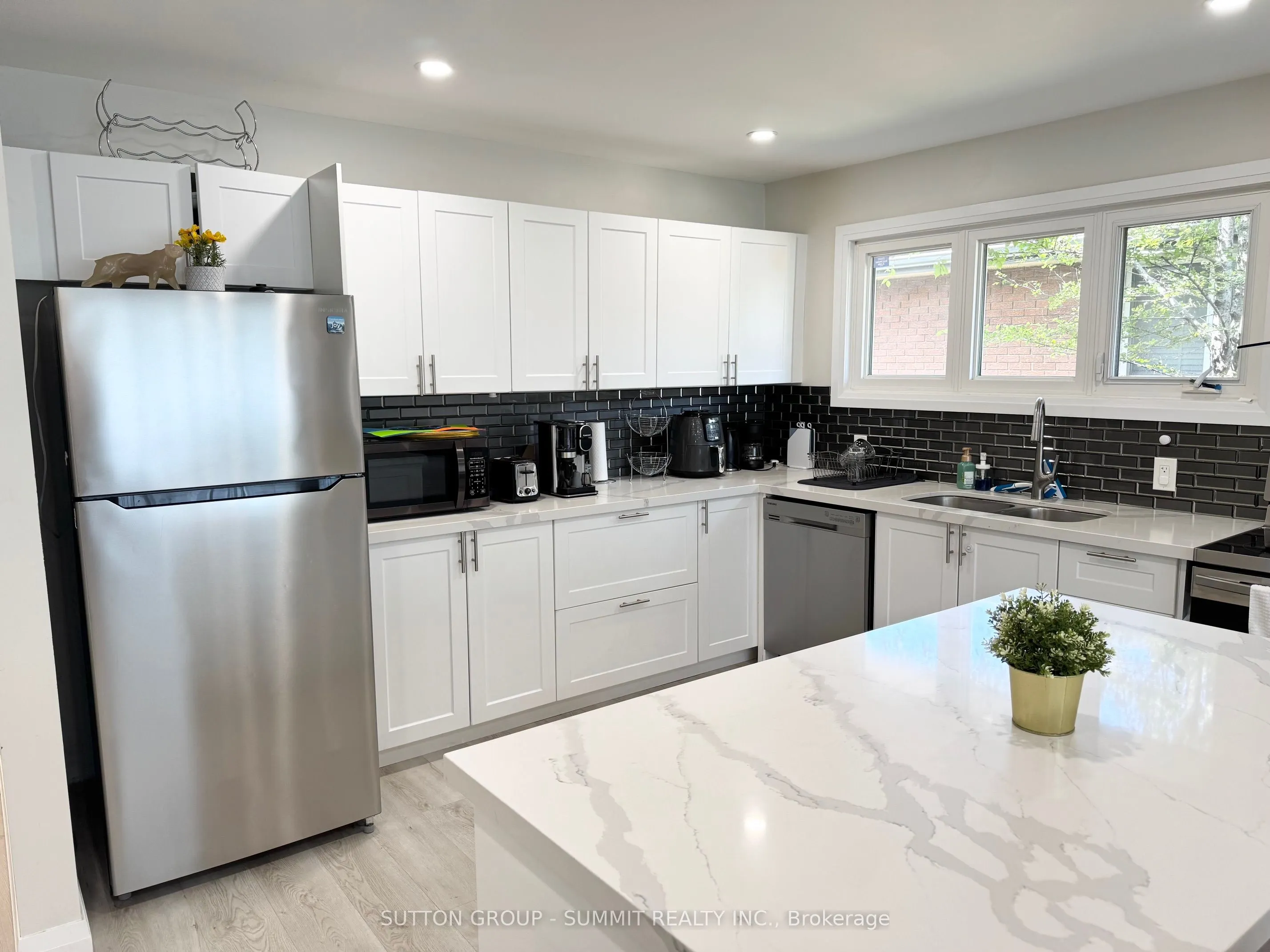 160 Macassa Avenue, #Main Floor