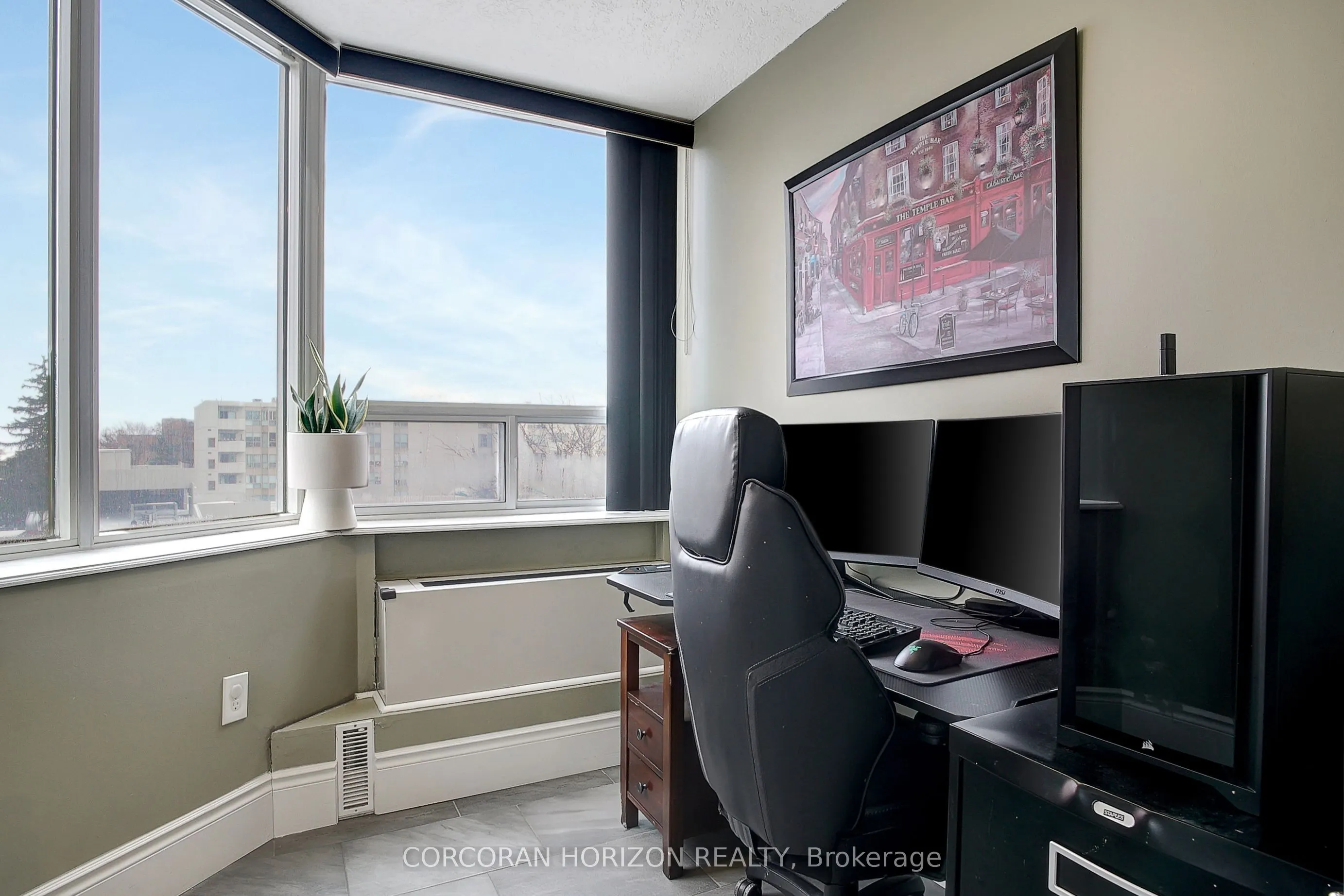 3227 King Street E, #409