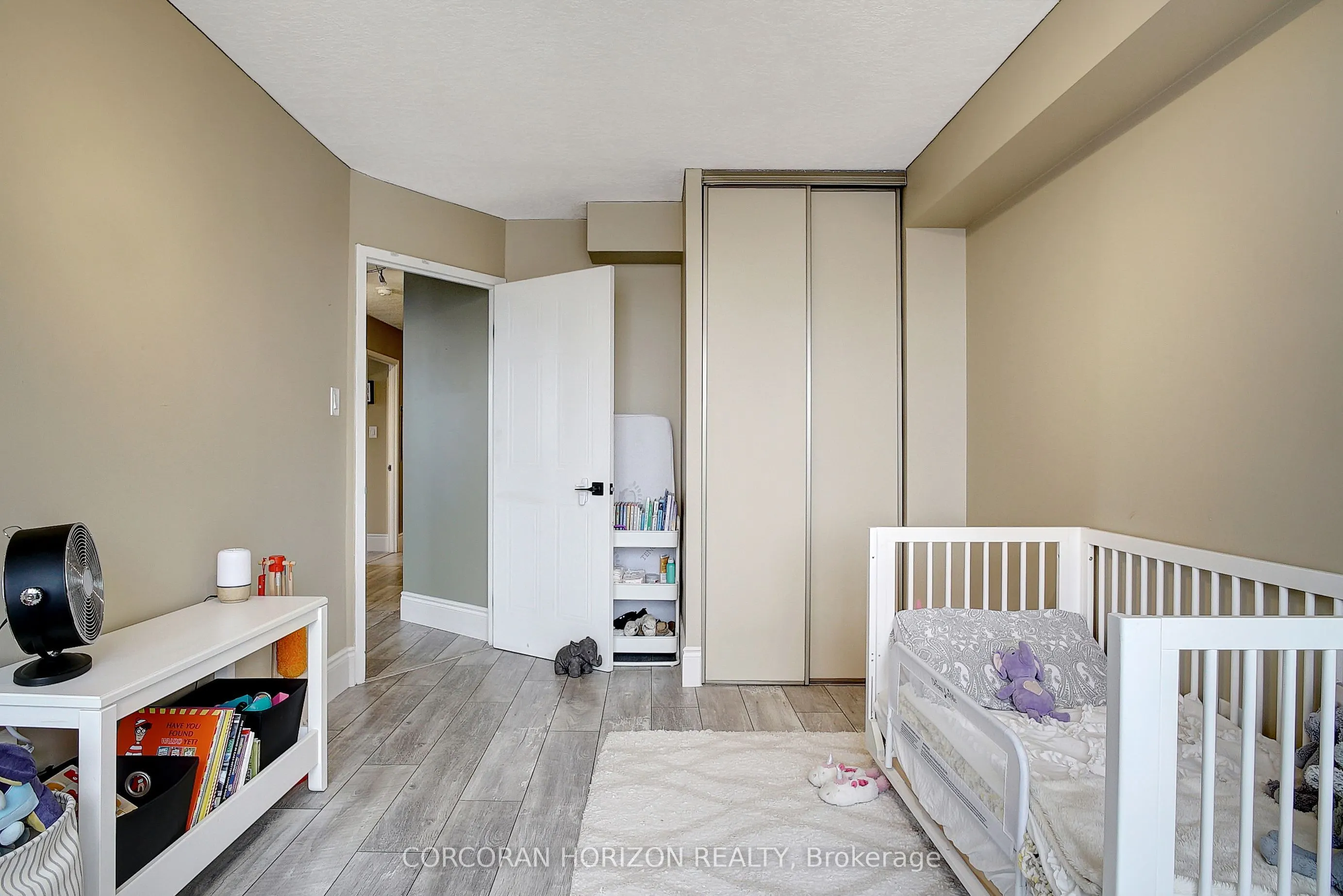 3227 King Street E, #409