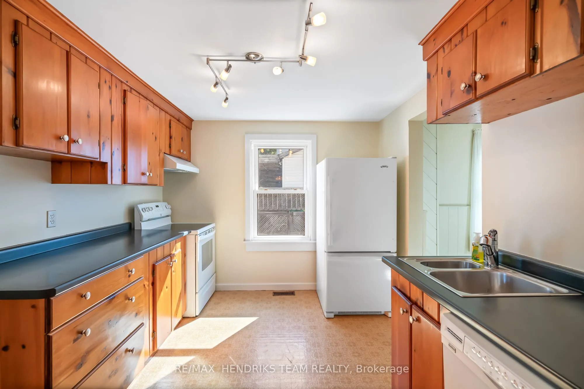 6383 High Street