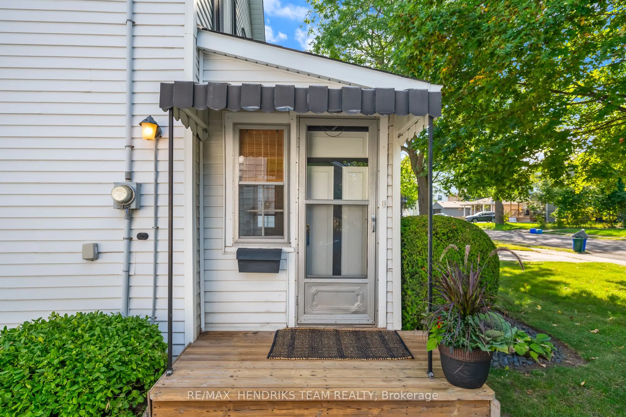 6383 High Street