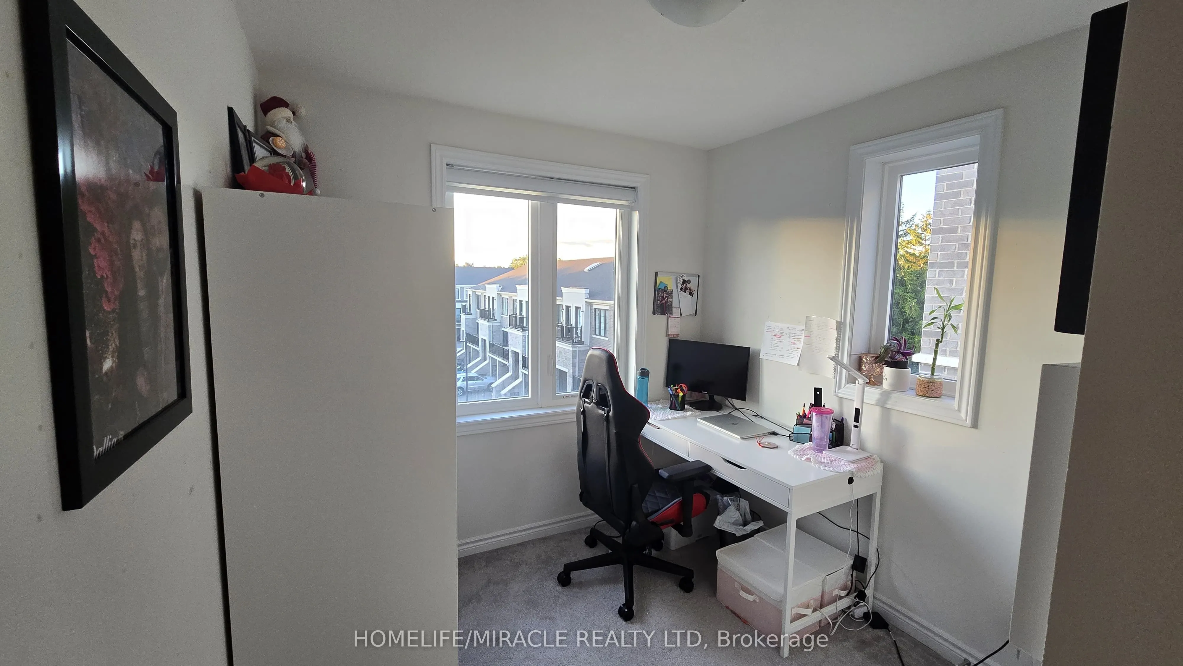383 Dundas Street E, #70