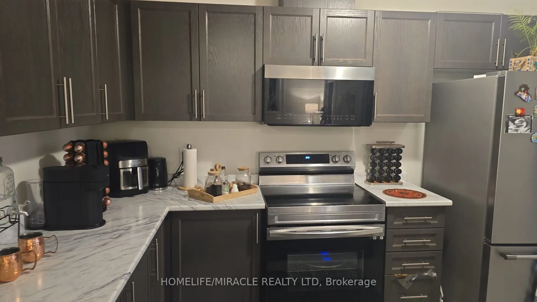 383 Dundas Street E, #70