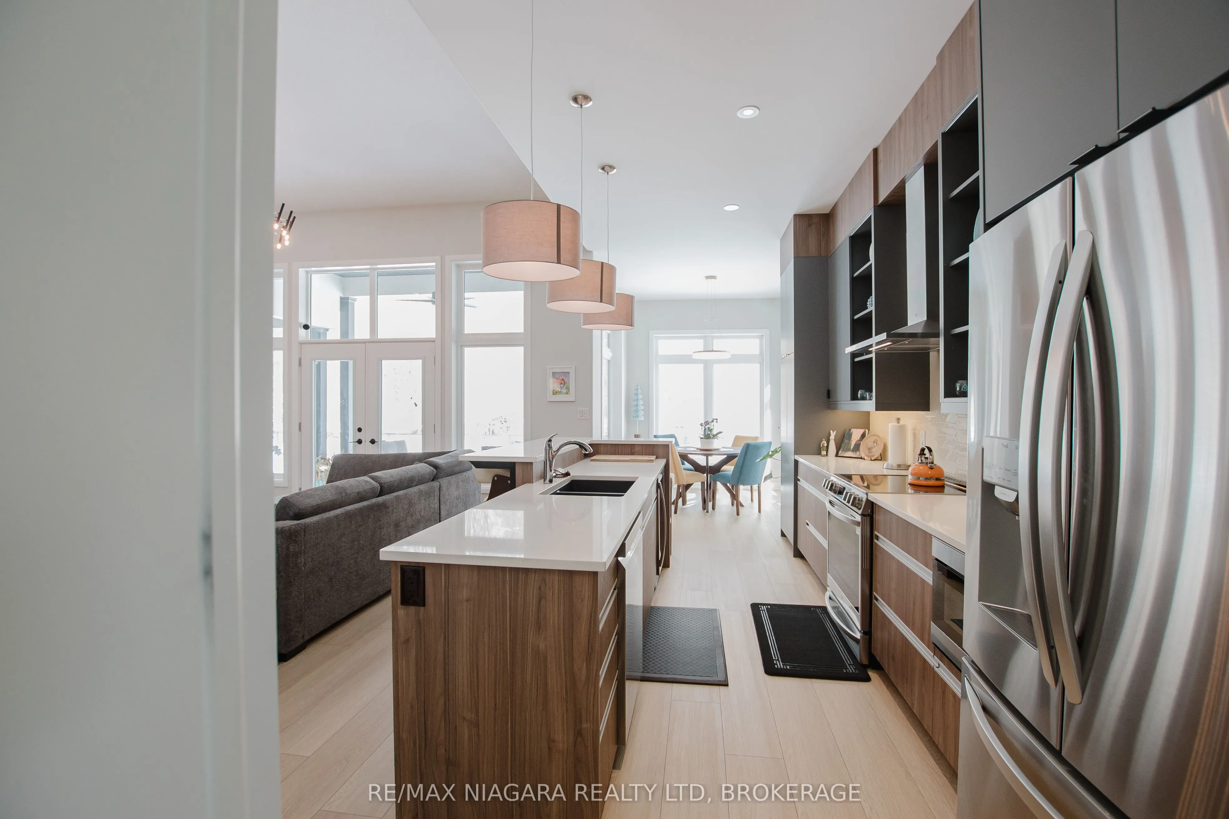 3376 Whispering Woods Trail