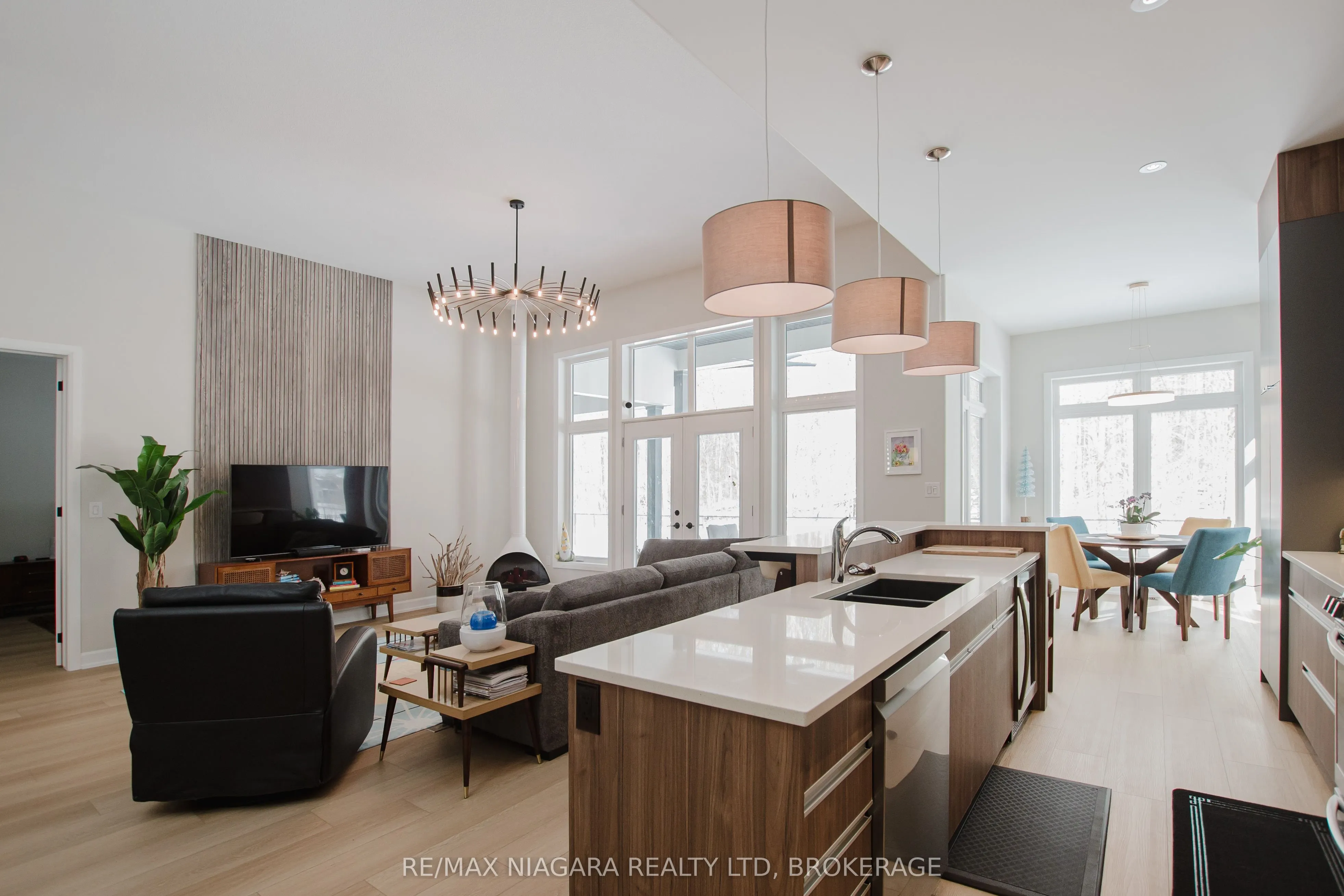 3376 Whispering Woods Trail