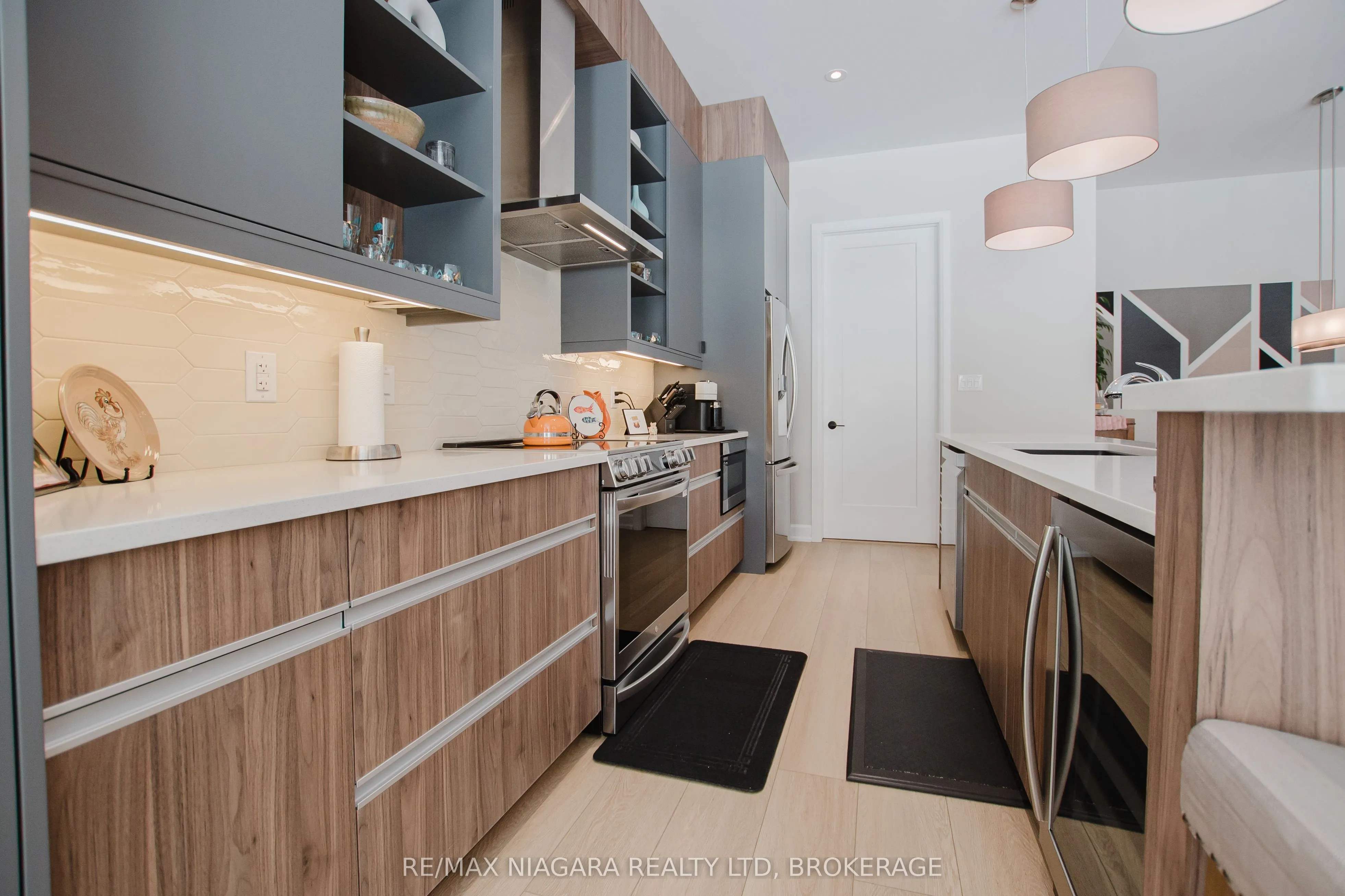 3376 Whispering Woods Trail