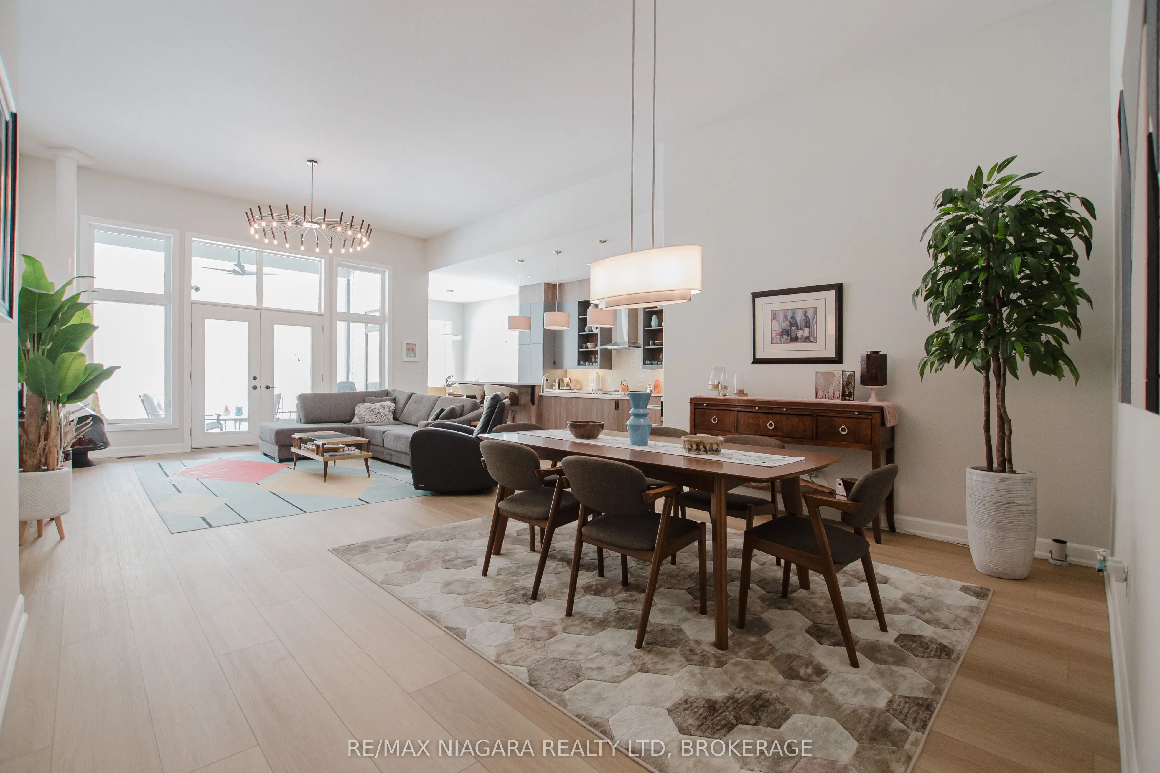 3376 Whispering Woods Trail