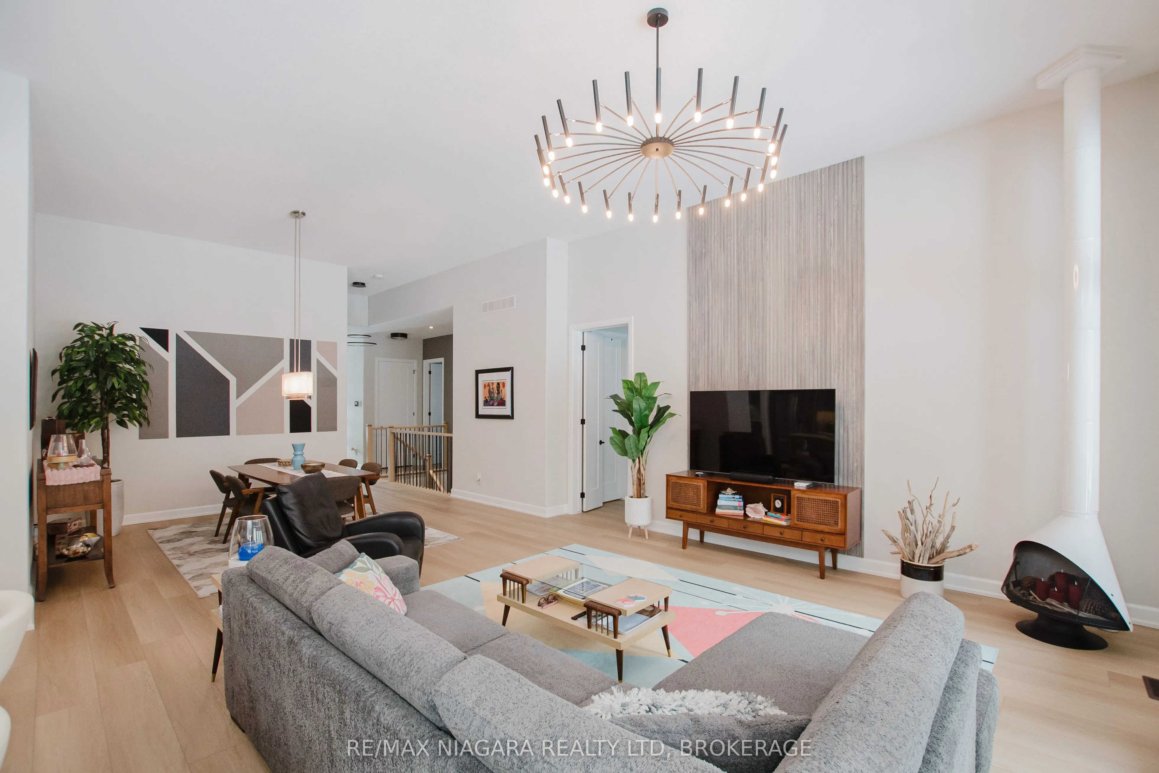3376 Whispering Woods Trail