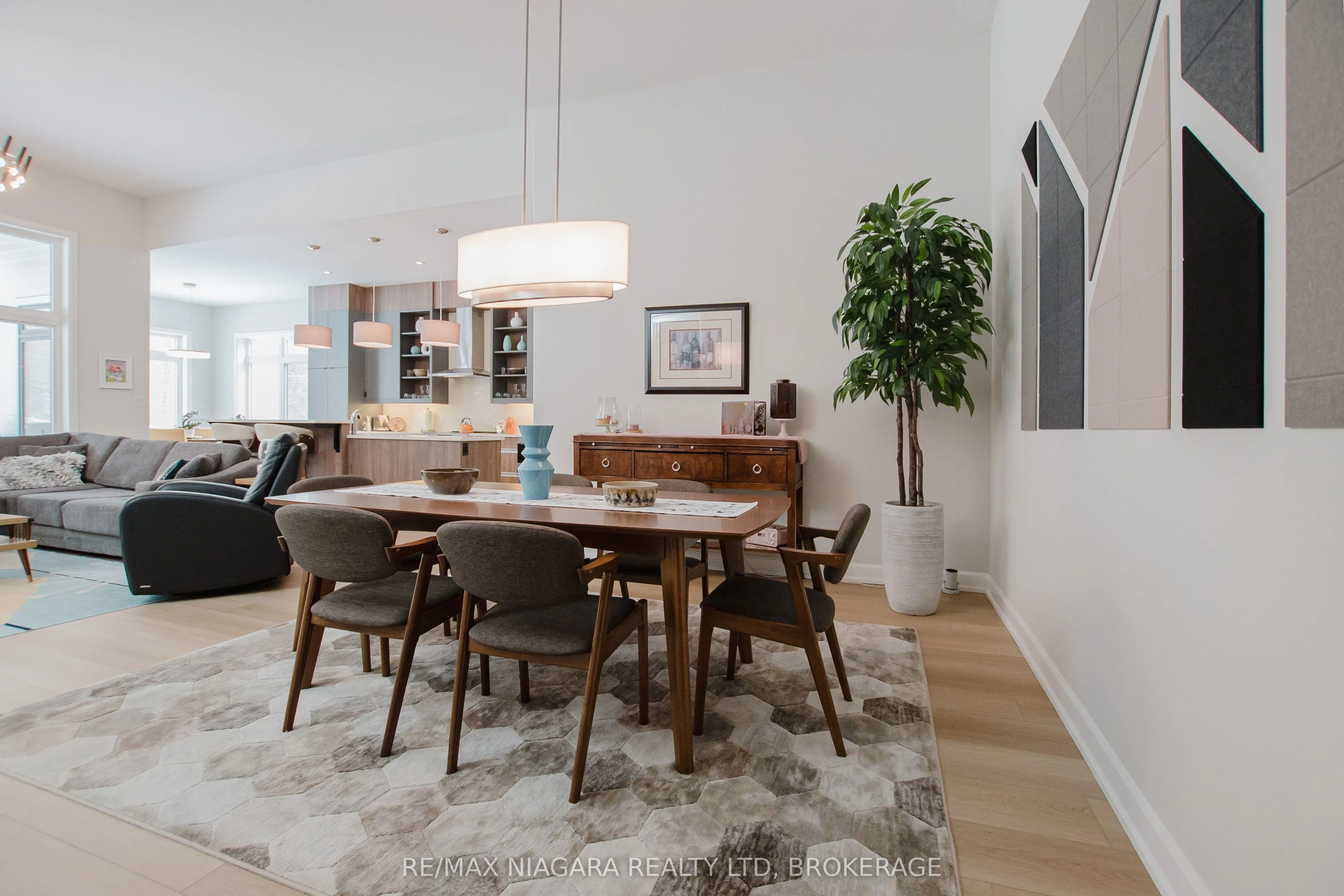 3376 Whispering Woods Trail