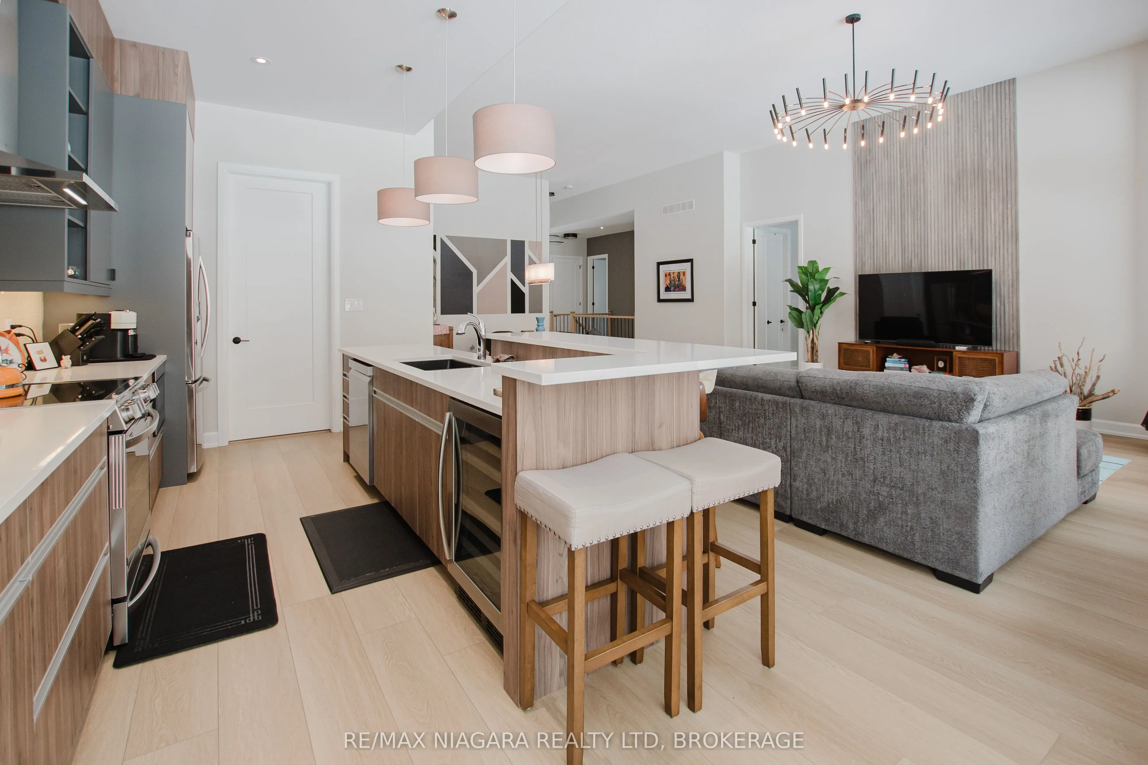 3376 Whispering Woods Trail