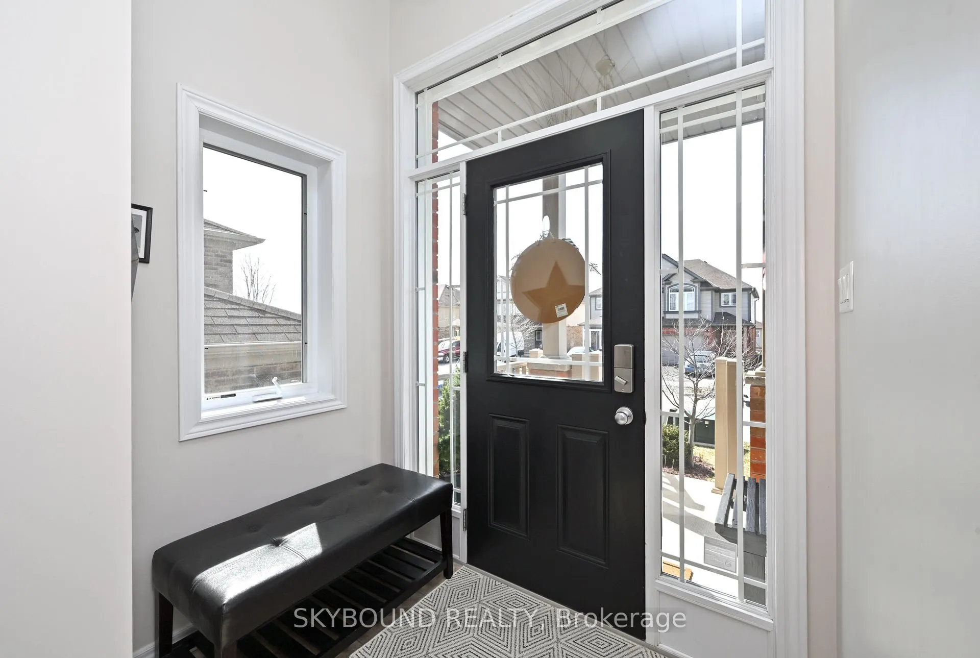 102 Oakes Crescent