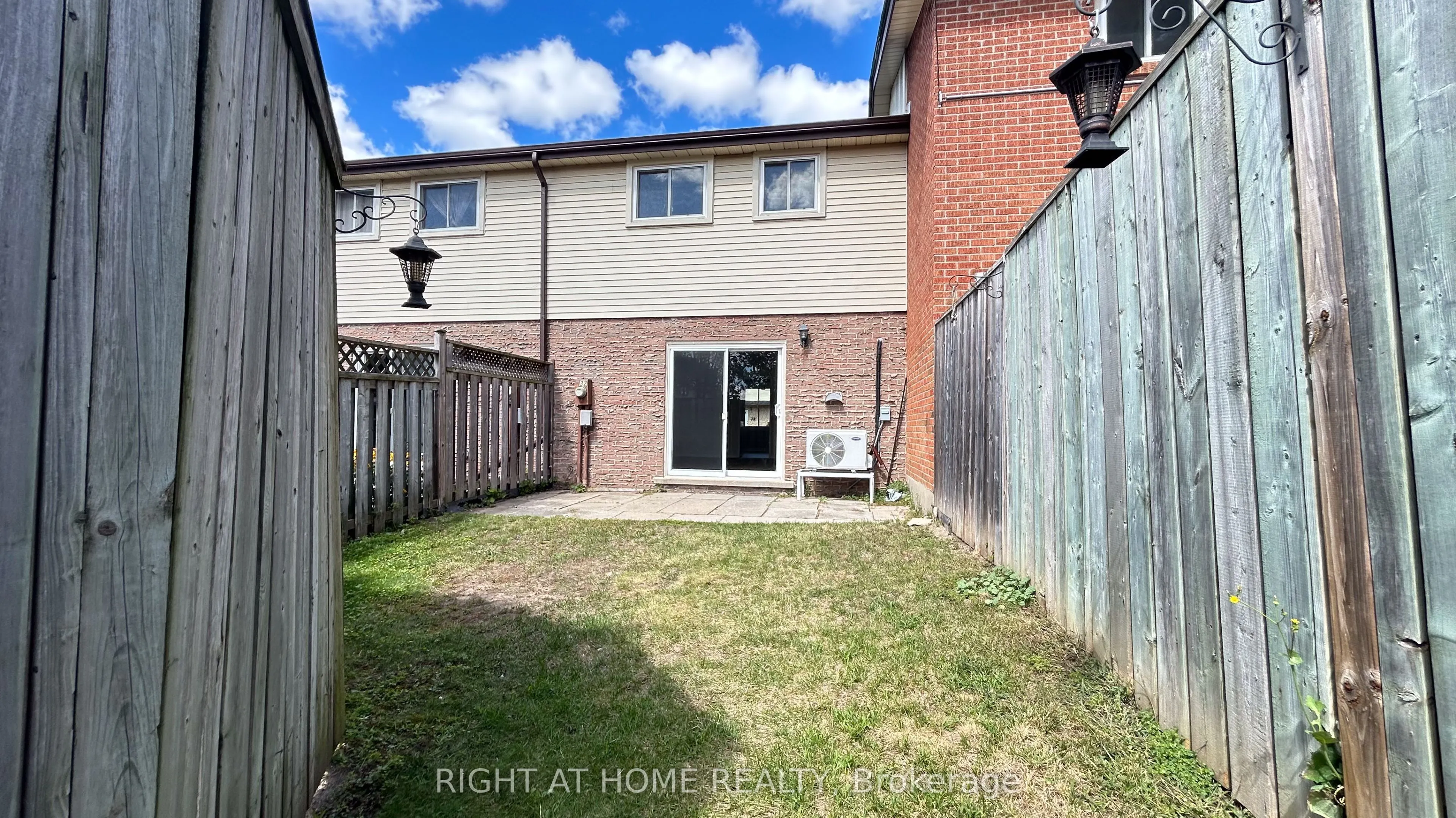 160 Jansen Avenue, #32