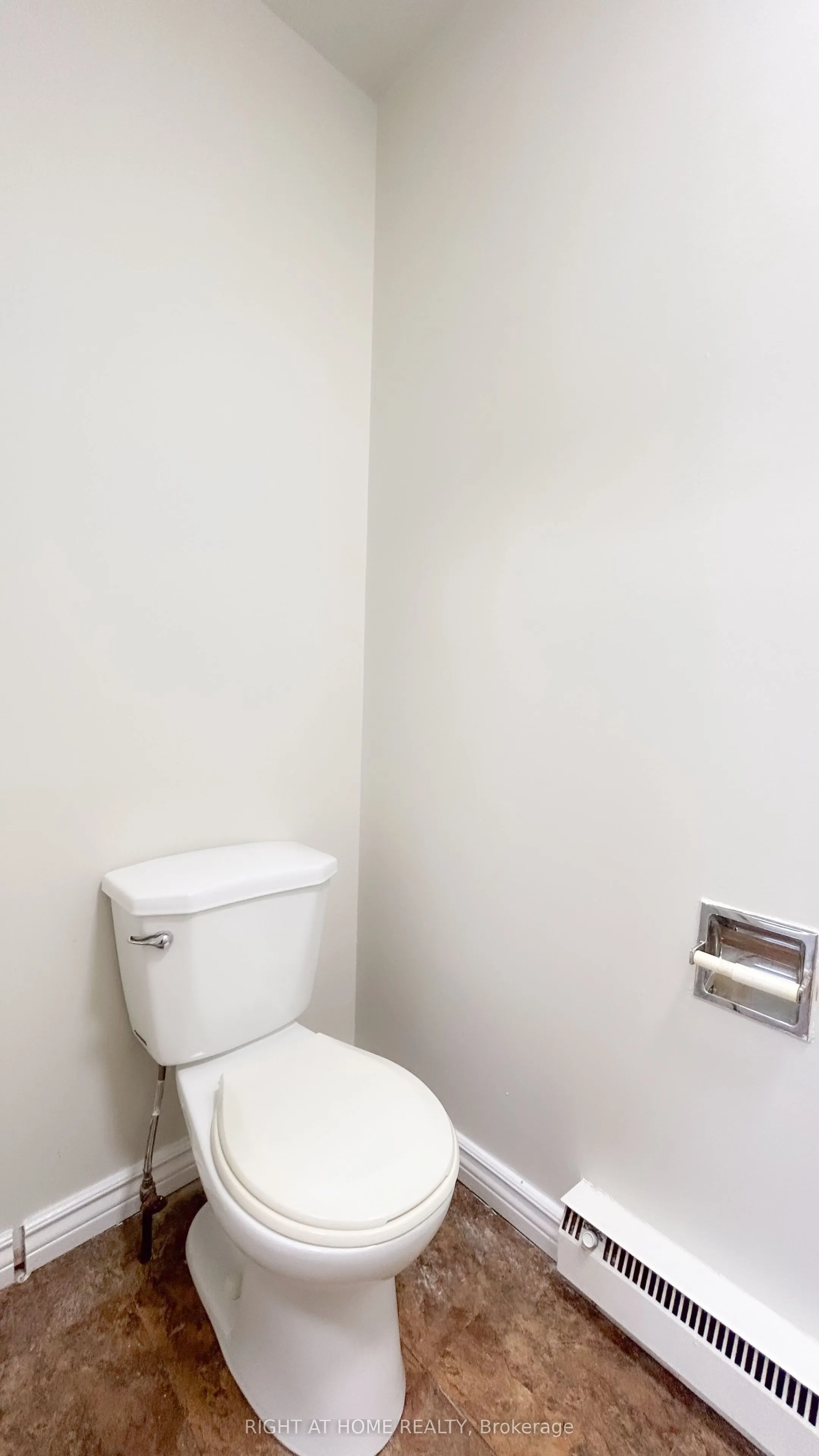 160 Jansen Avenue, #32