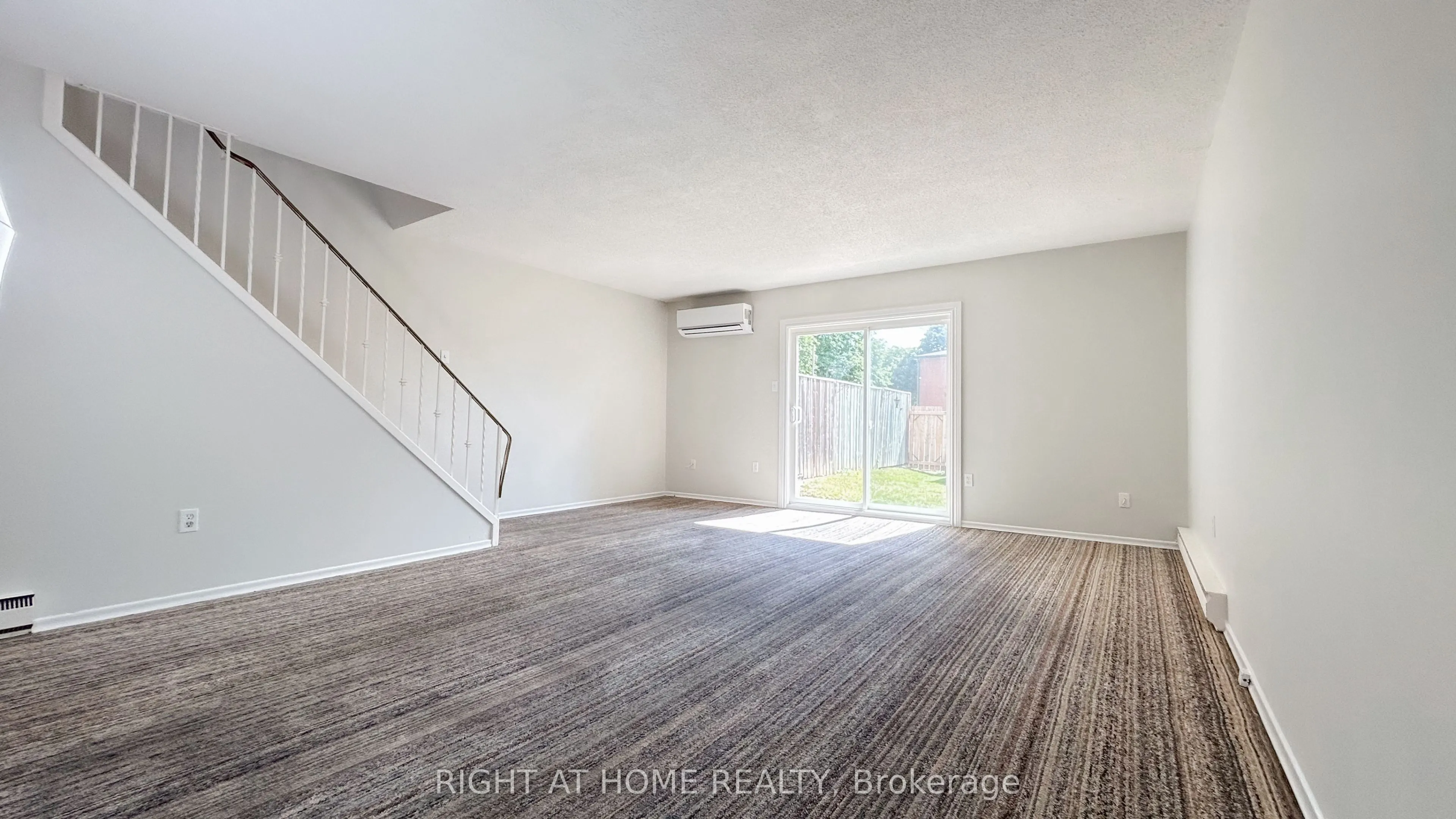 160 Jansen Avenue, #32