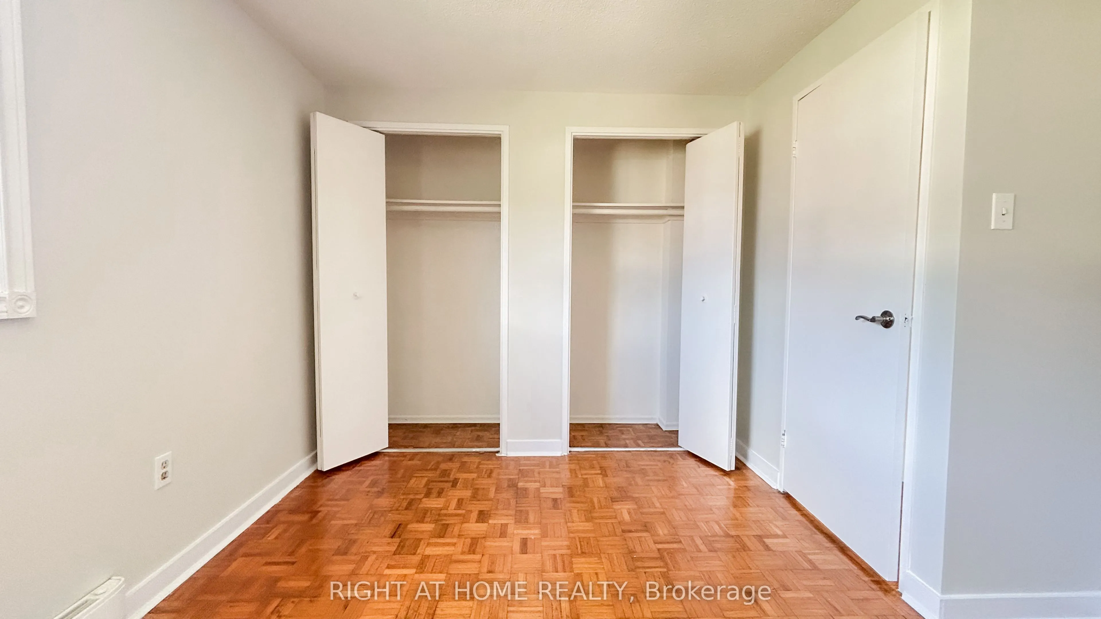 160 Jansen Avenue, #32