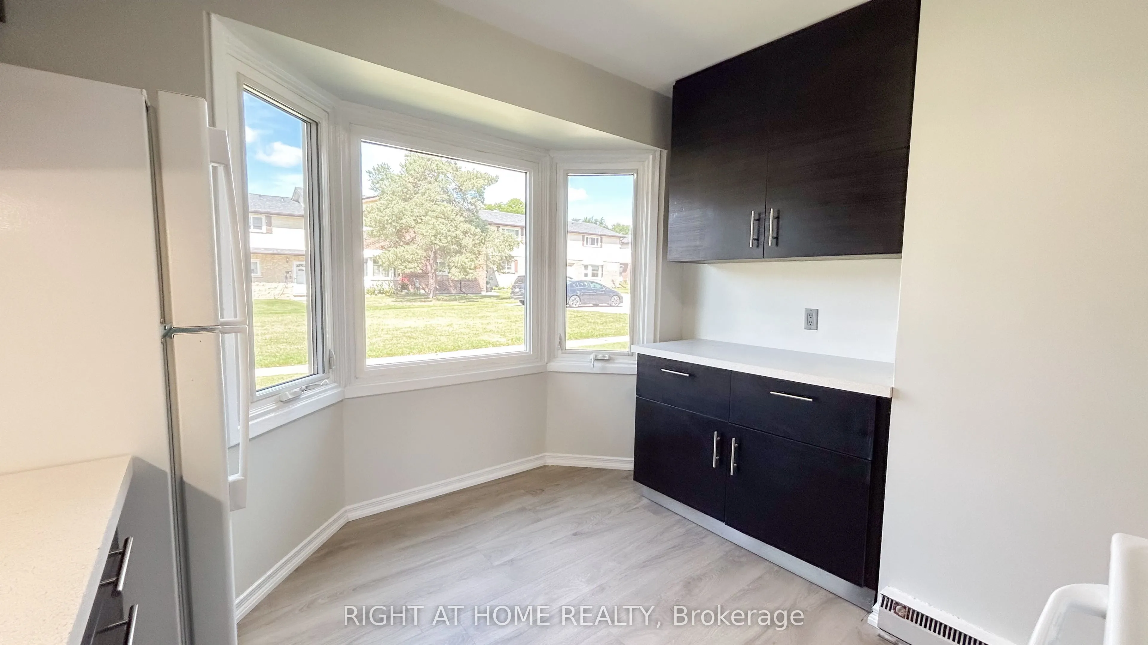 160 Jansen Avenue, #32