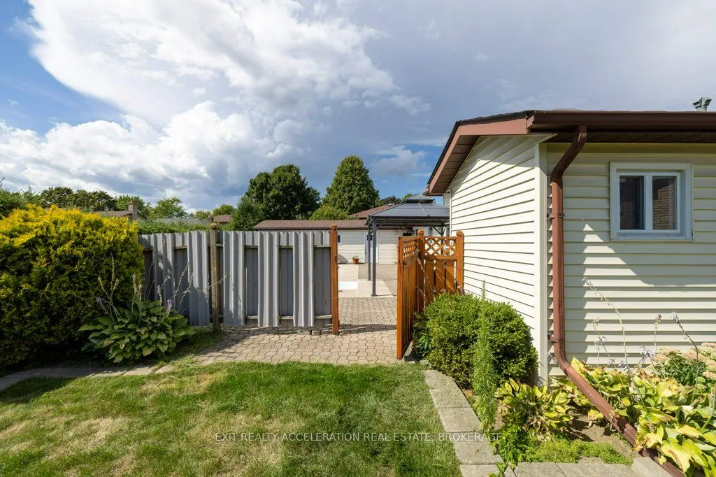 38 Thorncliffe Drive