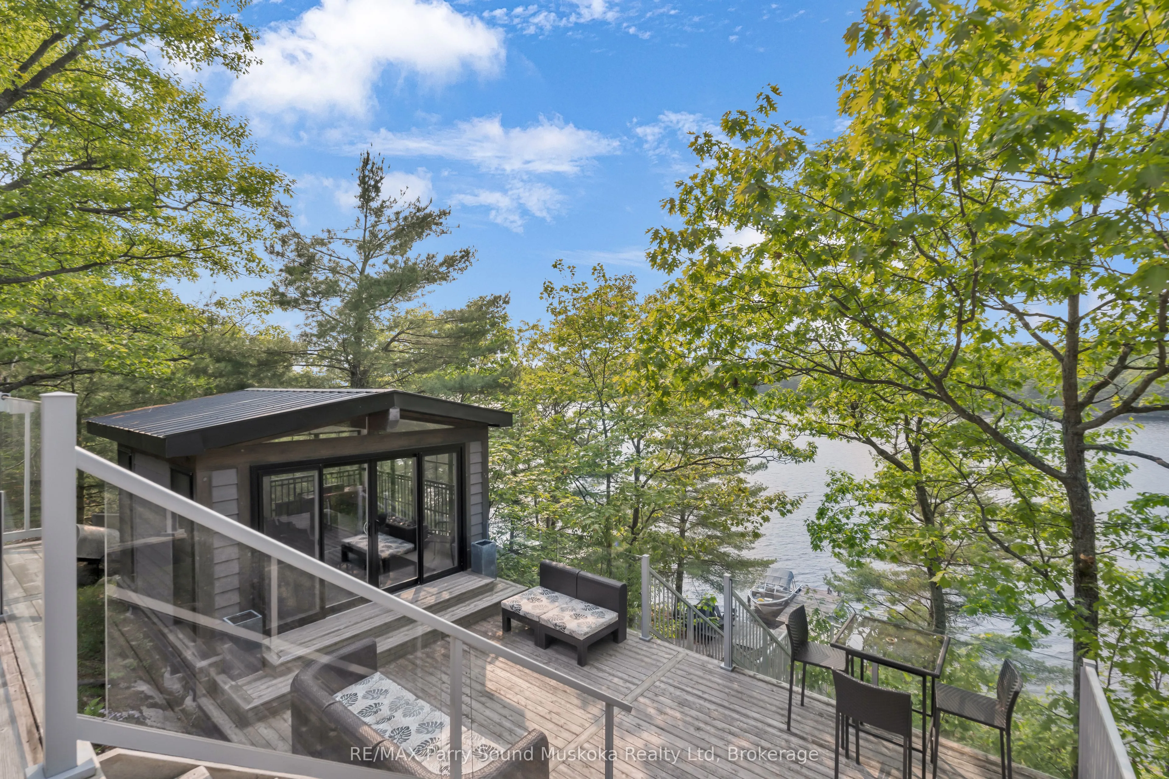 109 Healey Lake