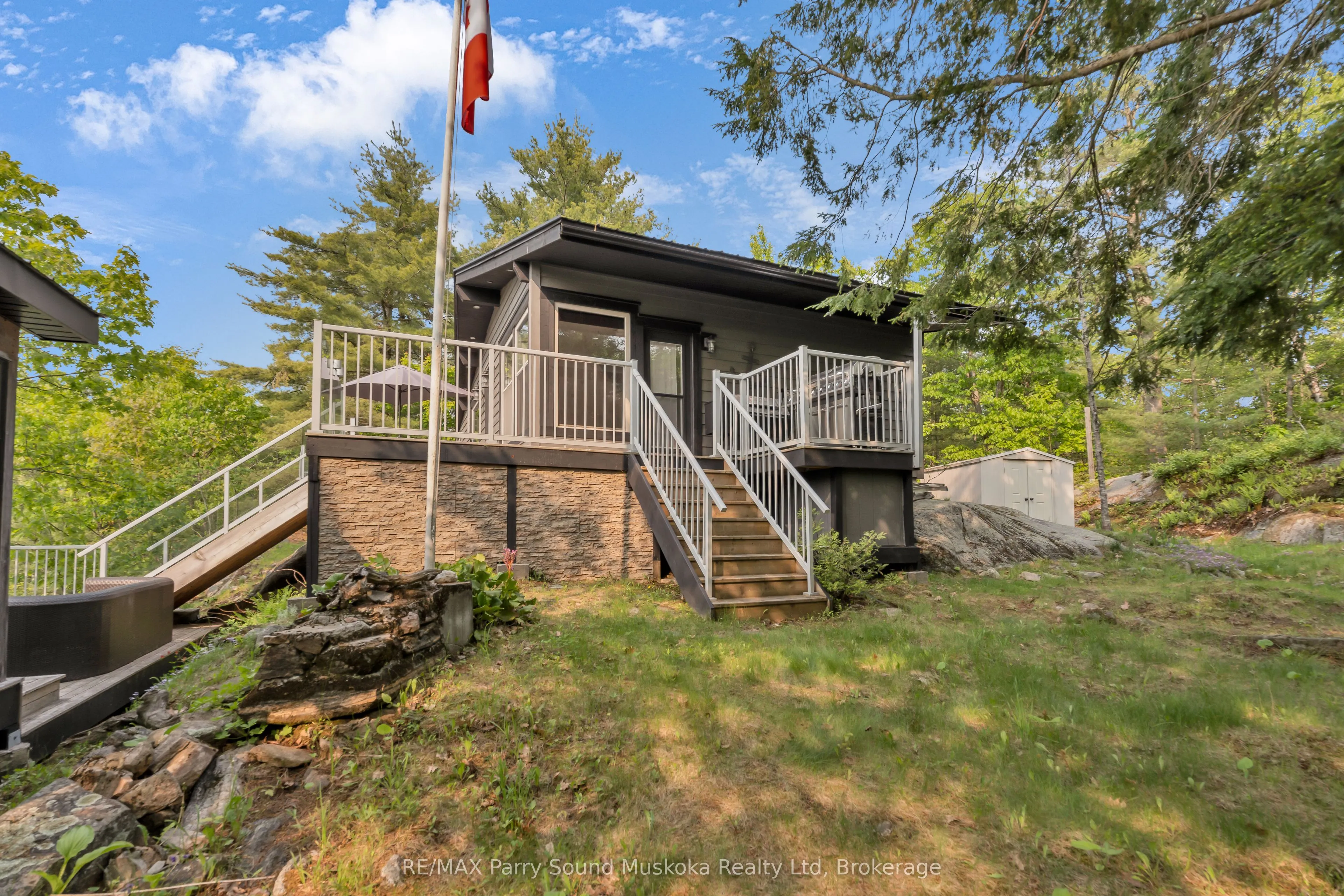 109 Healey Lake