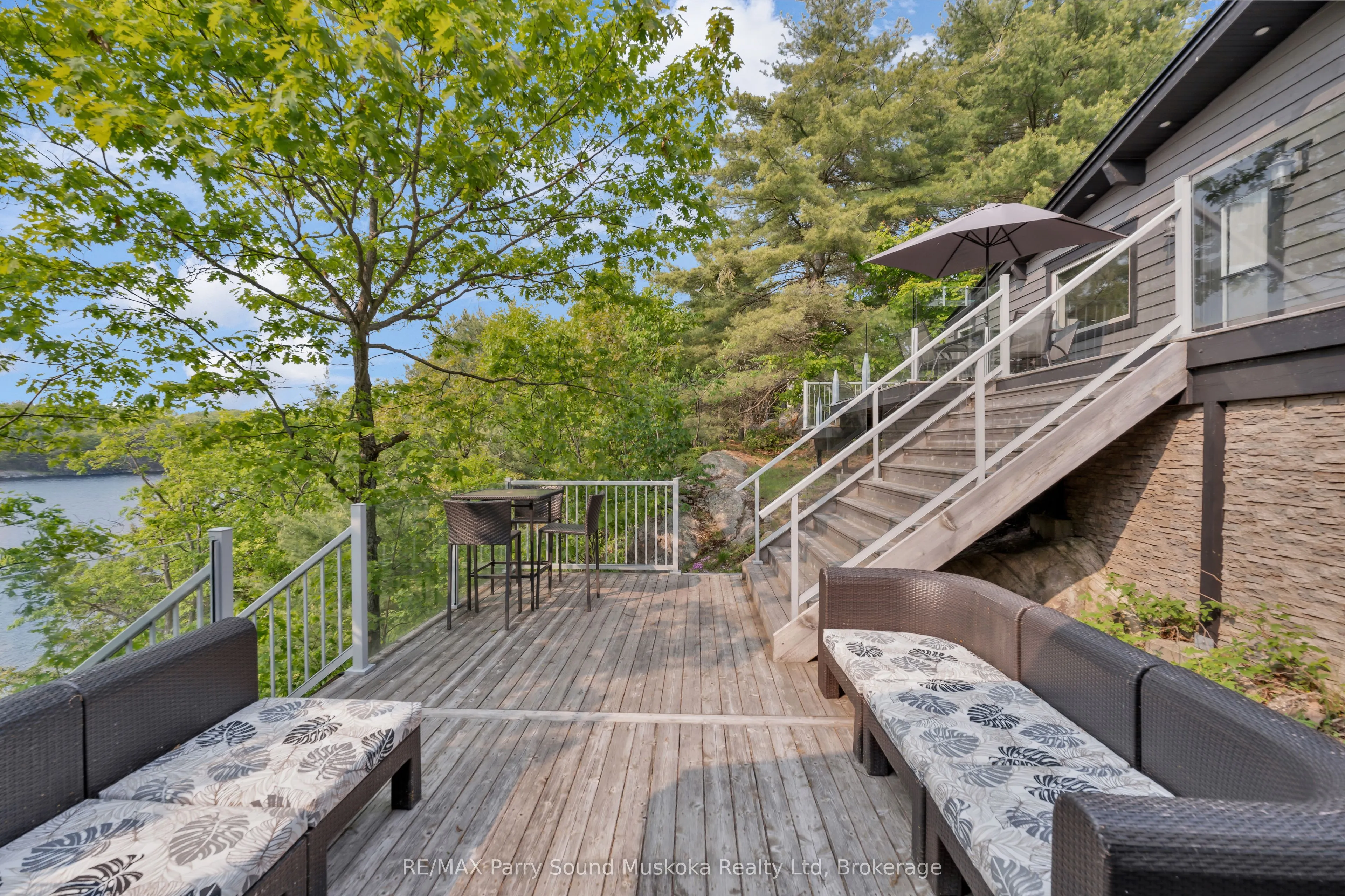 109 Healey Lake