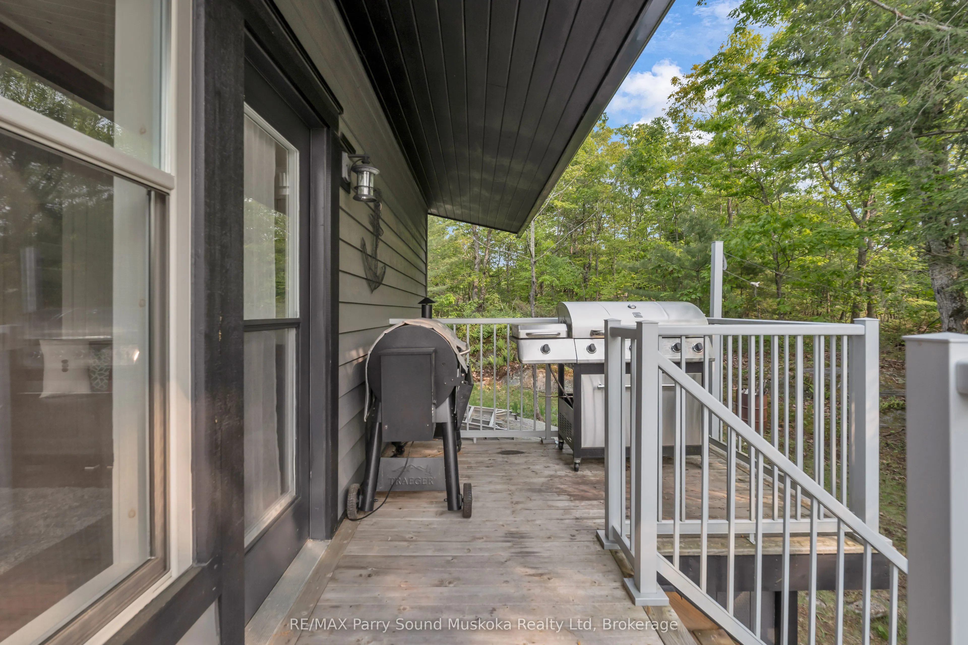 109 Healey Lake