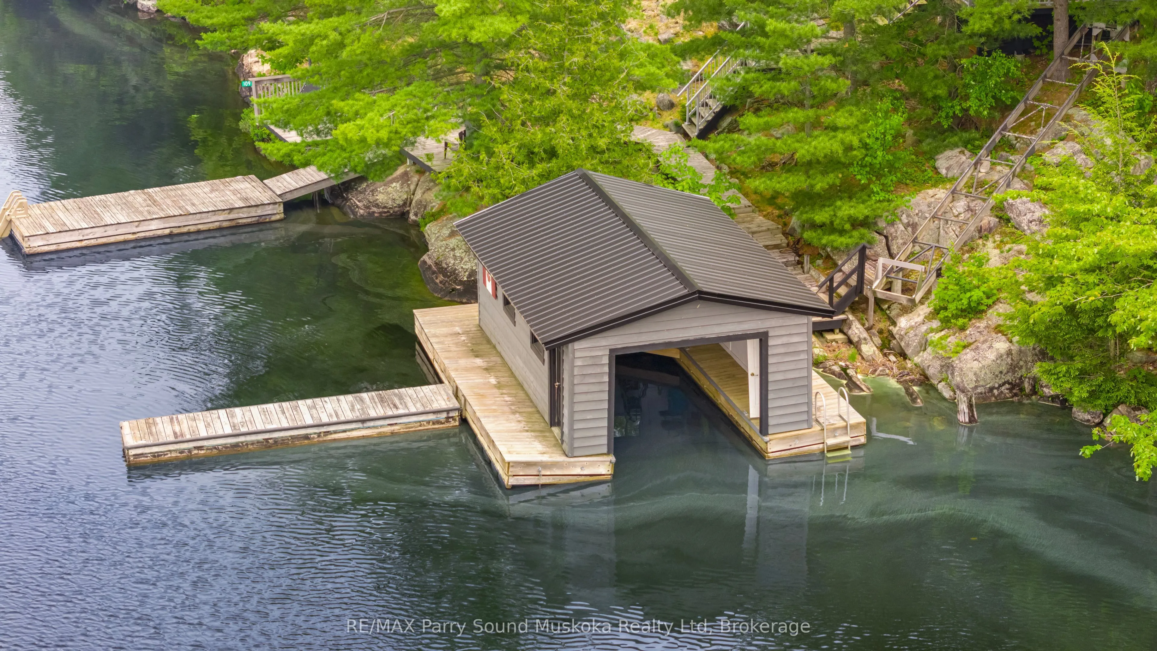109 Healey Lake