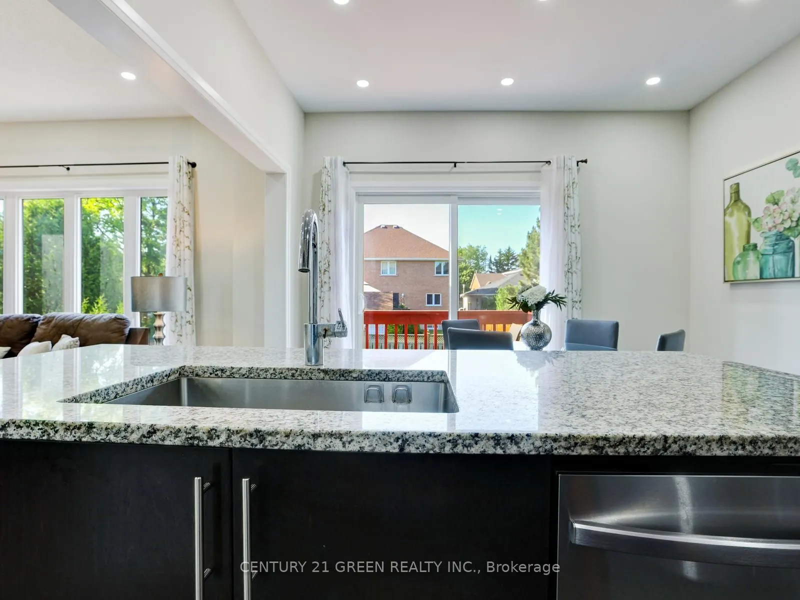 4 Slater Street