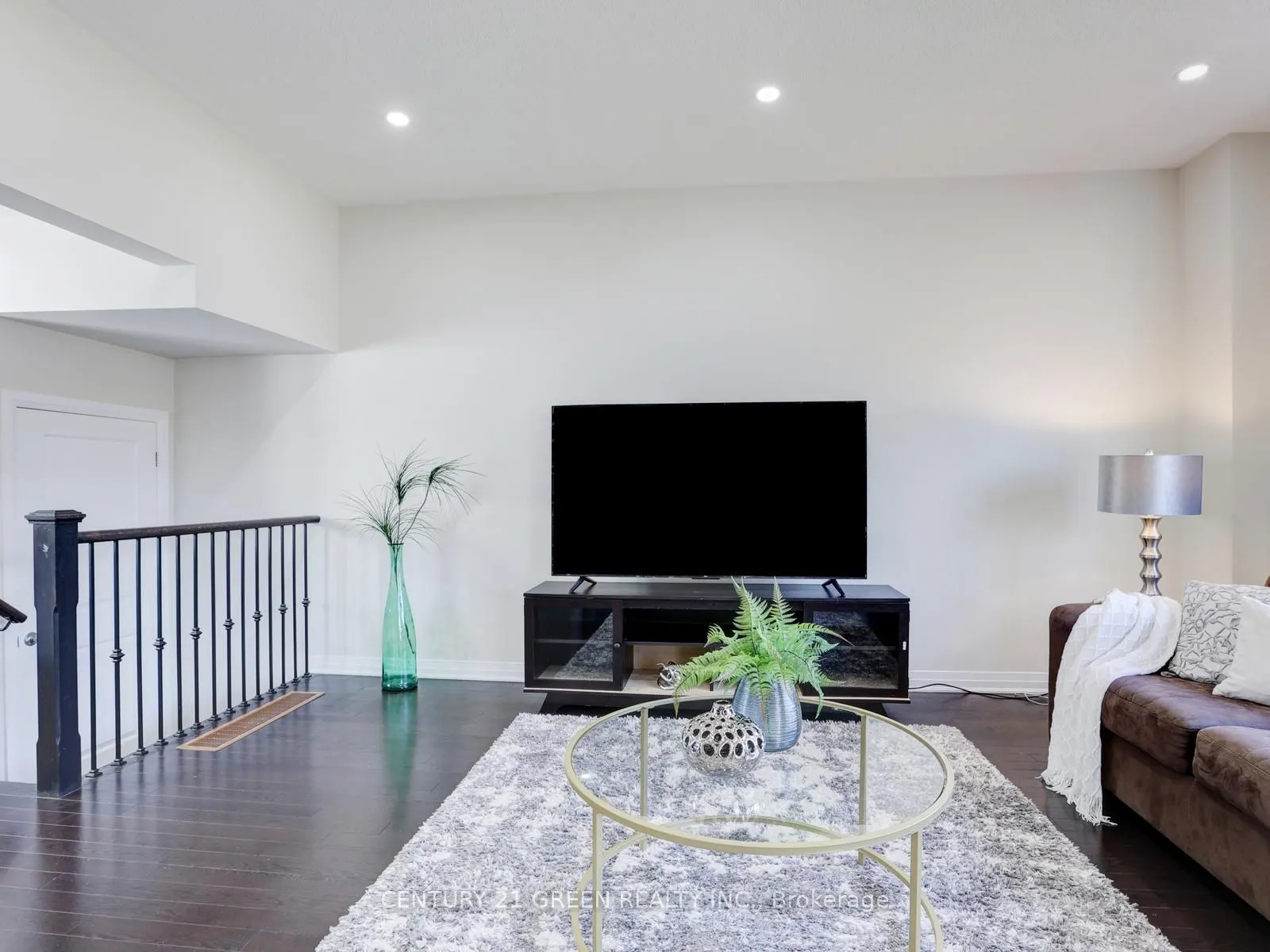 4 Slater Street