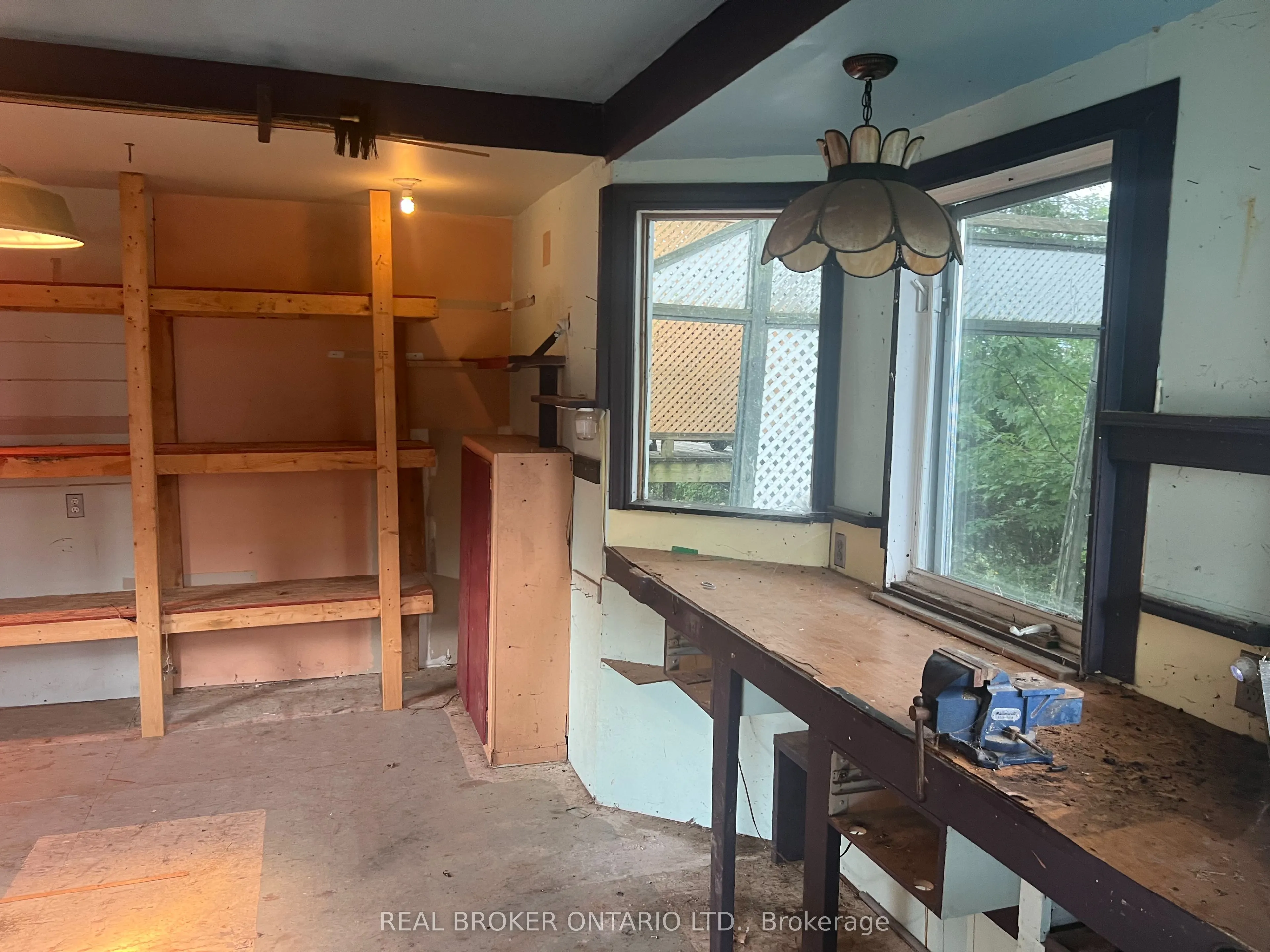305 Concession Rd 1 Road