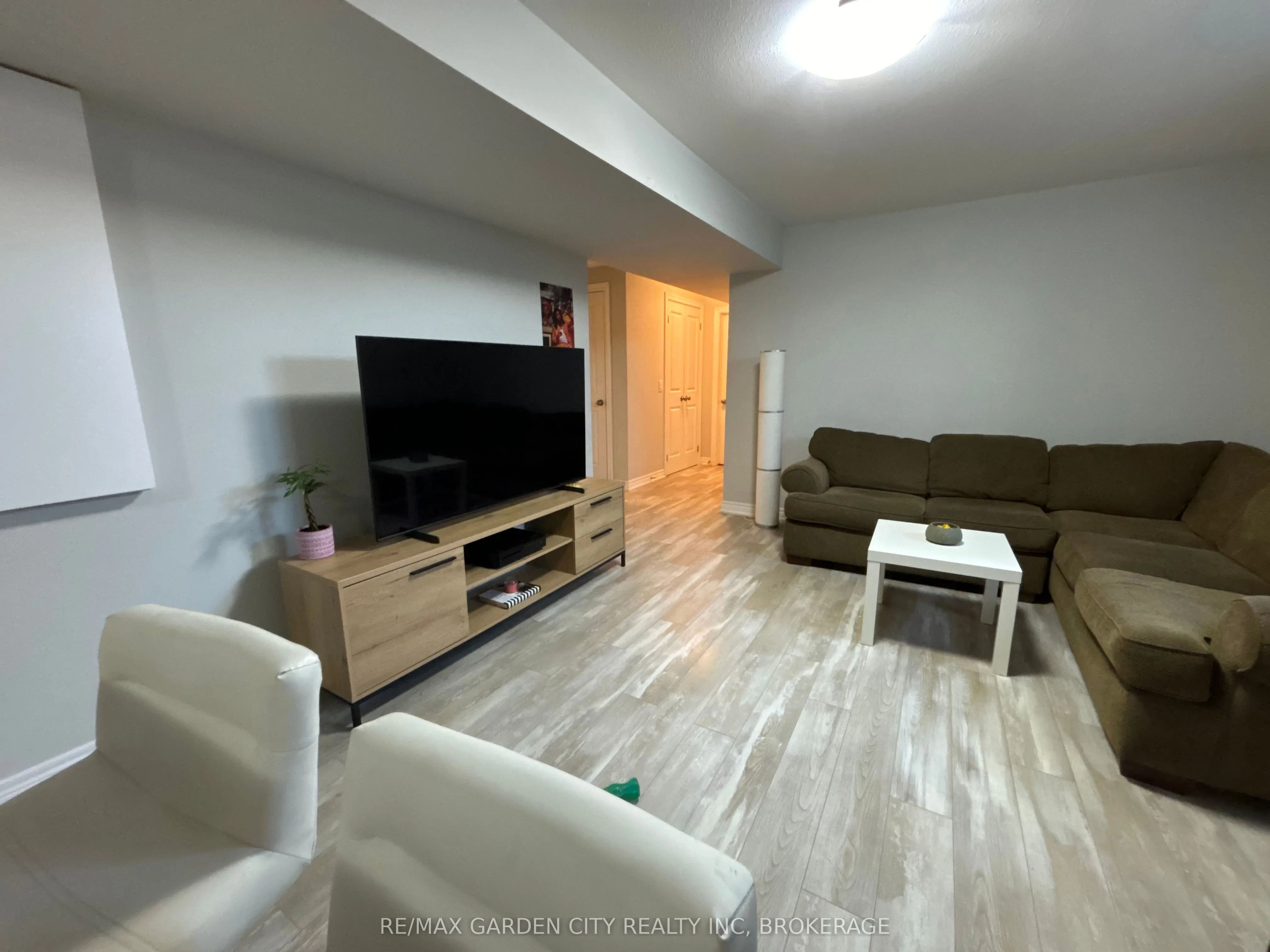 34 BOUNTY Avenue, #LOWER
