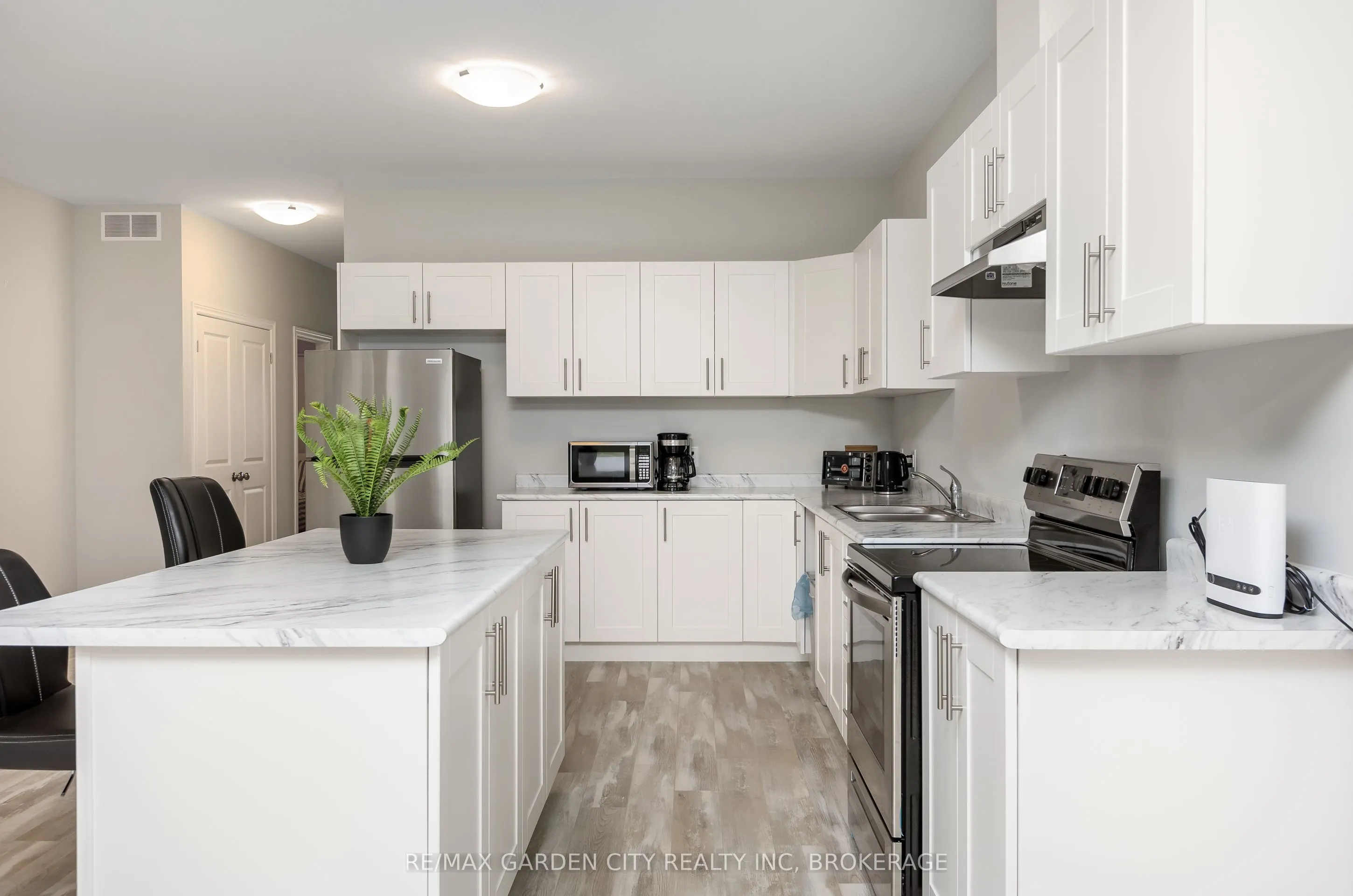 34 Bounty Avenue, #UPPER