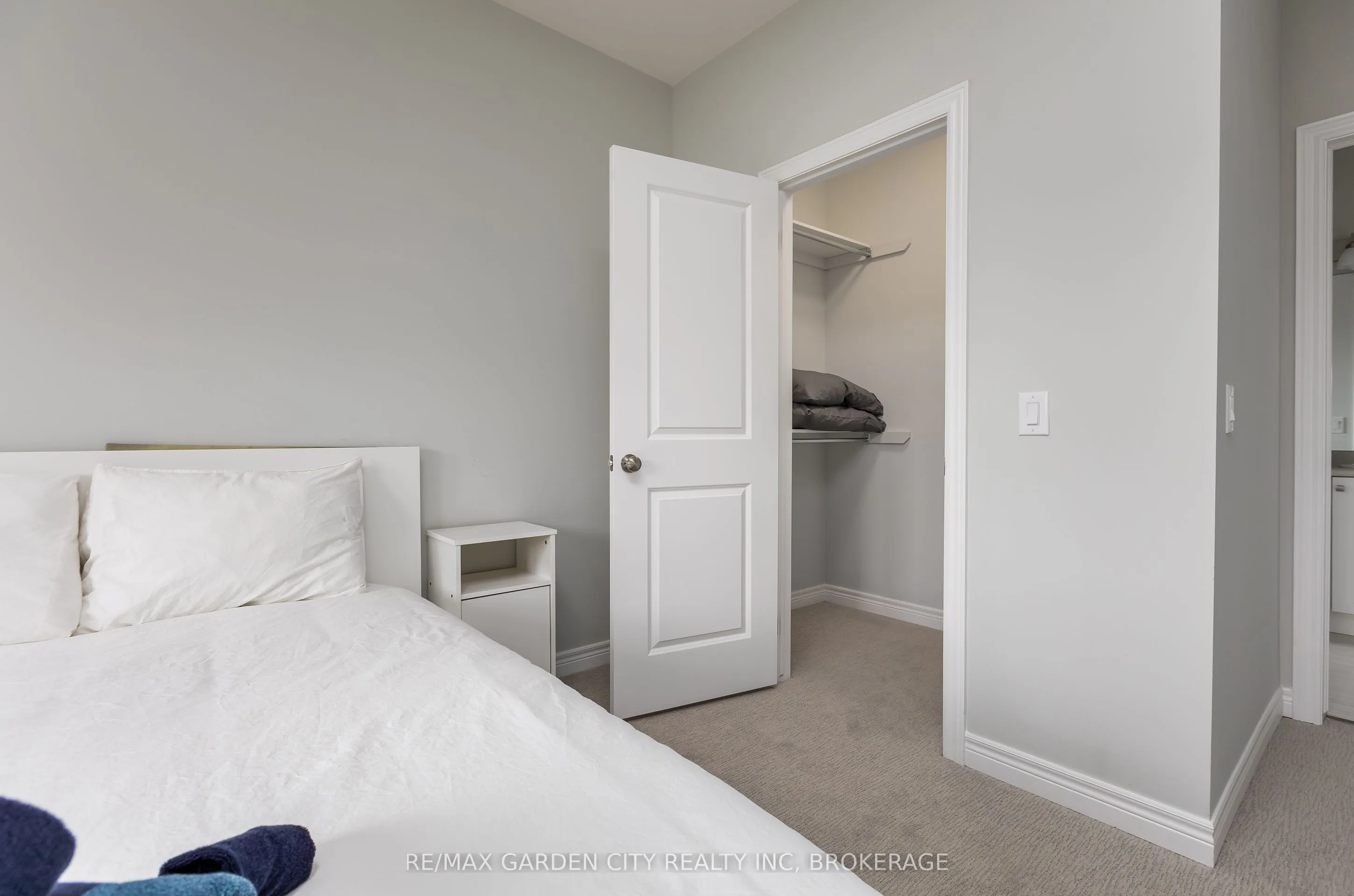 34 Bounty Avenue, #UPPER
