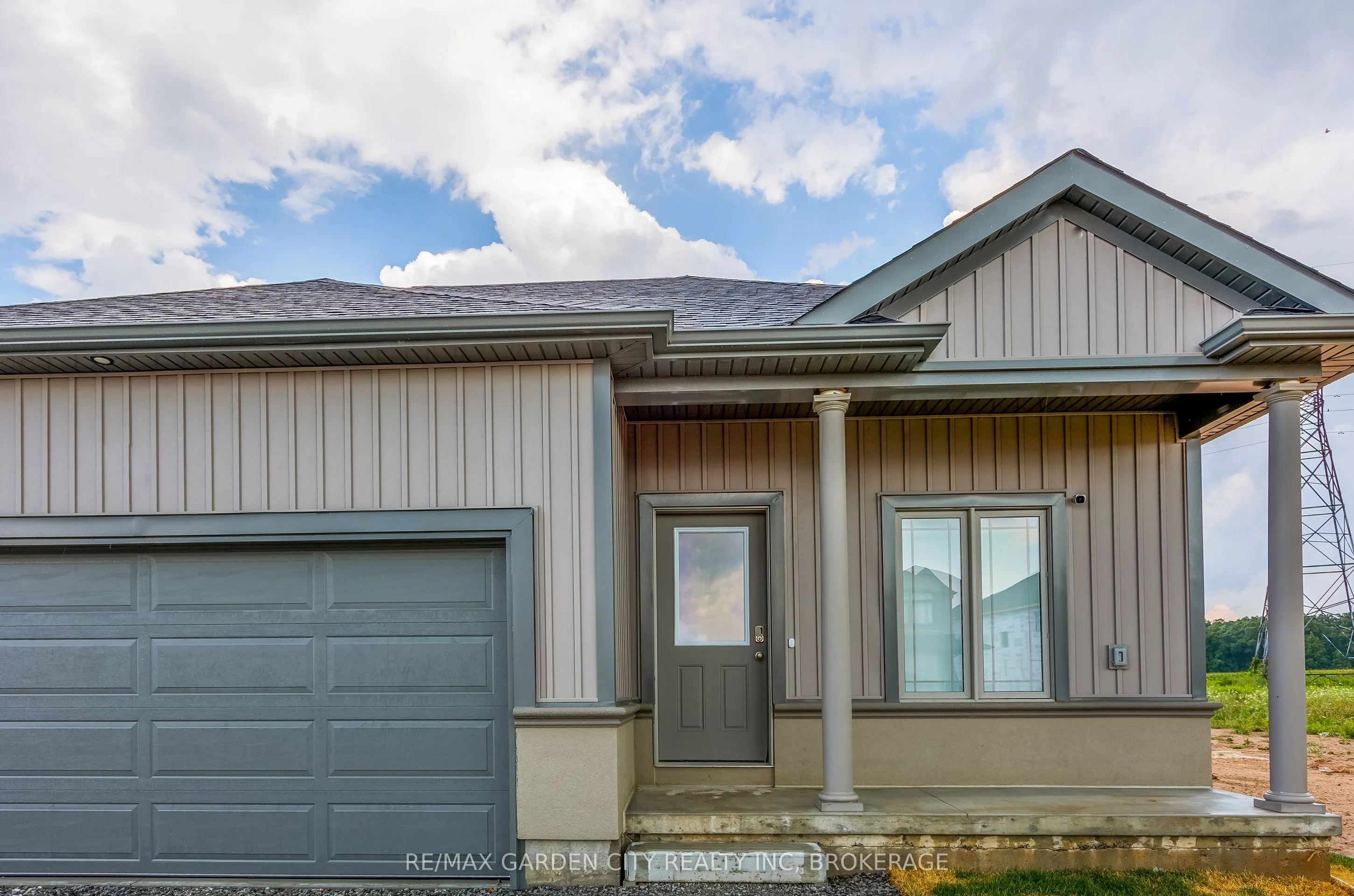 34 Bounty Avenue, #UPPER