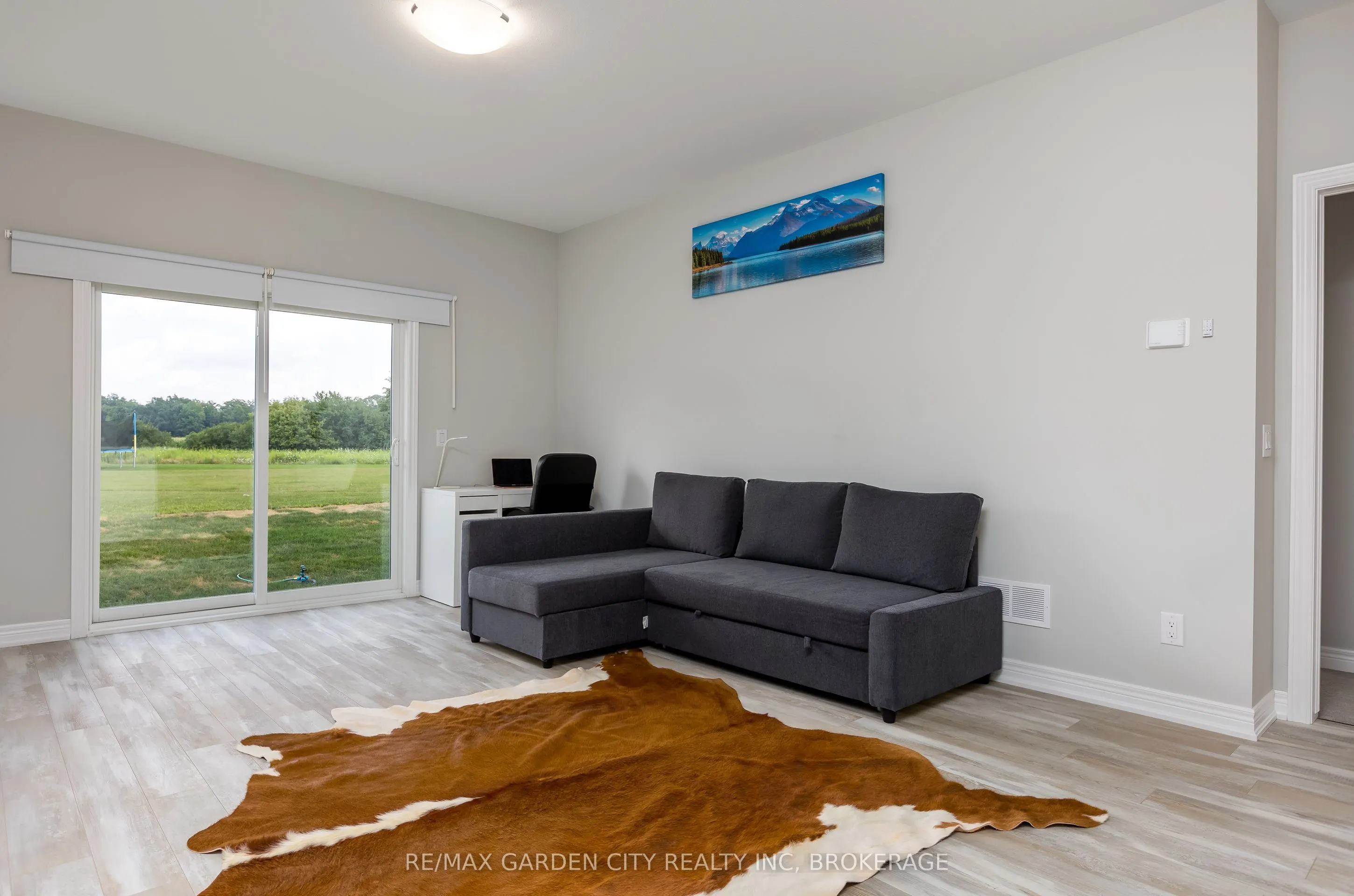 34 Bounty Avenue, #UPPER