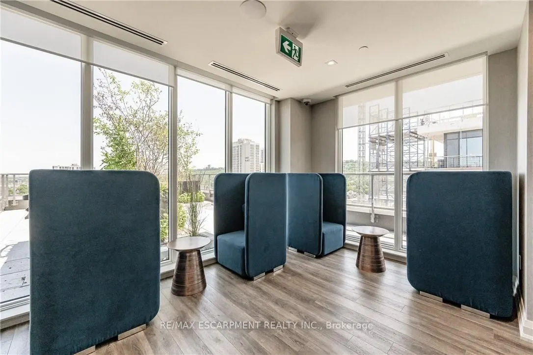 212 King William Street E, #415