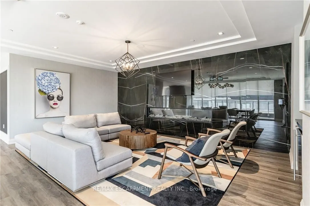 212 King William Street E, #415