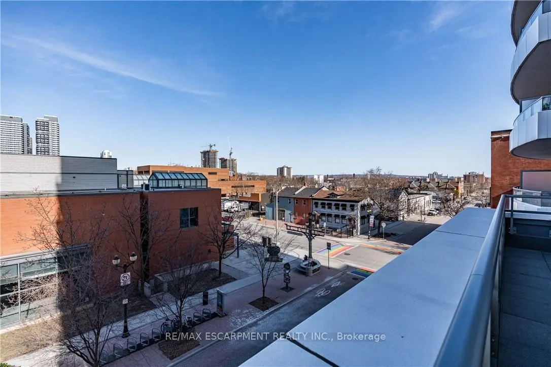 212 King William Street E, #415