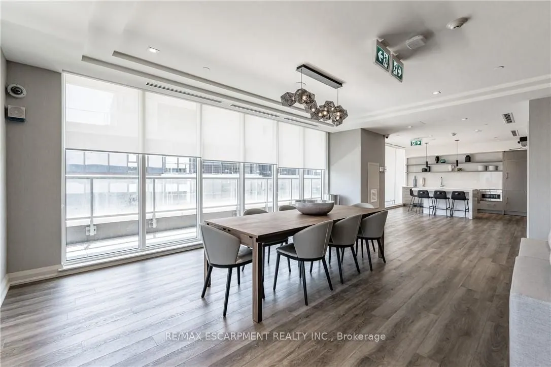 212 King William Street E, #415