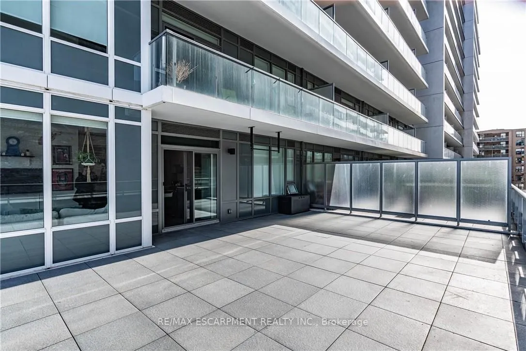 212 King William Street E, #415