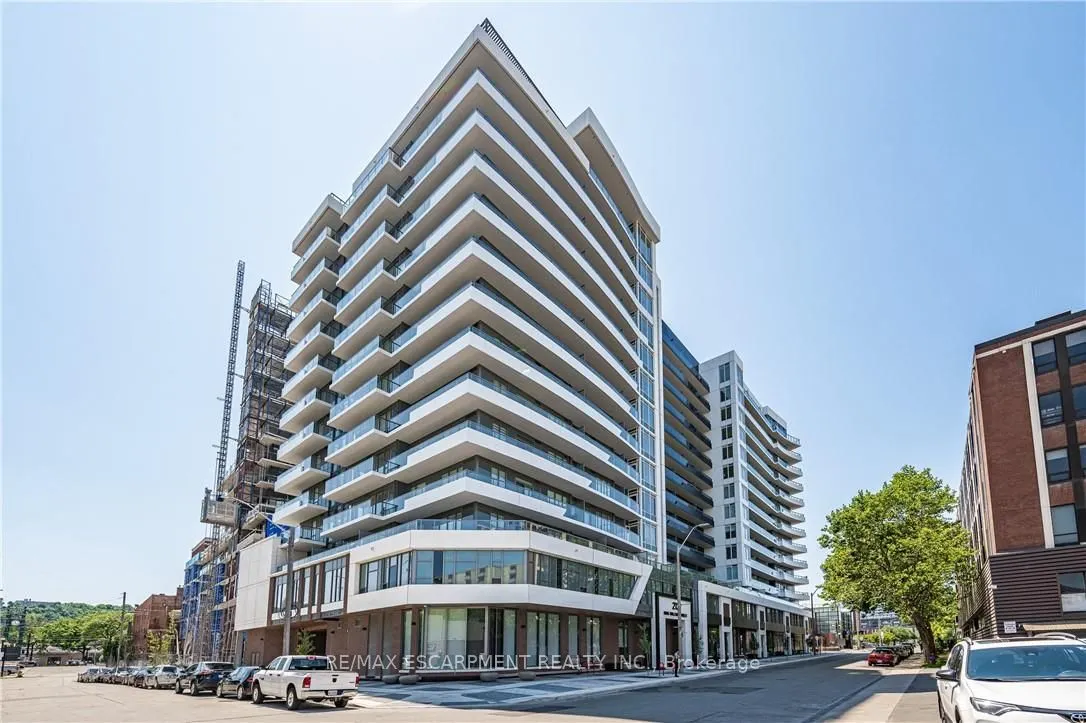 212 King William Street E, #415
