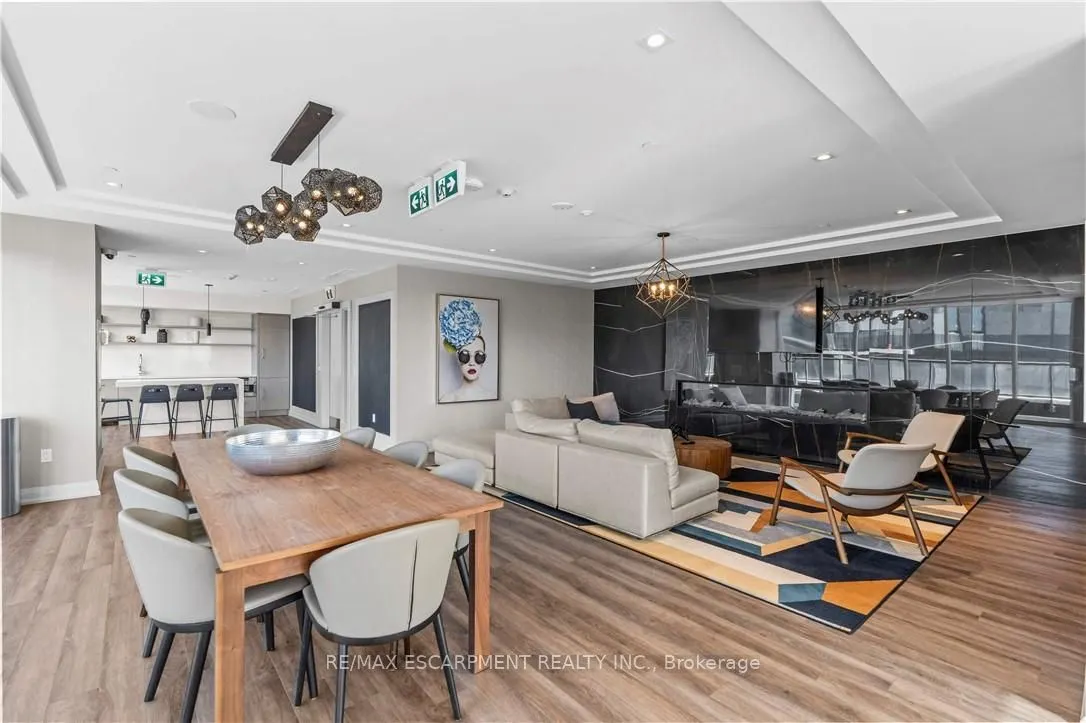 212 King William Street E, #415