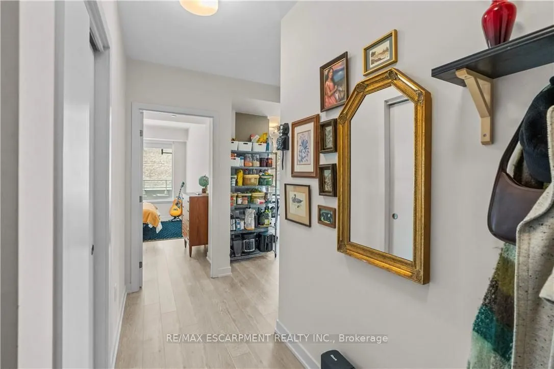 212 King William Street E, #415