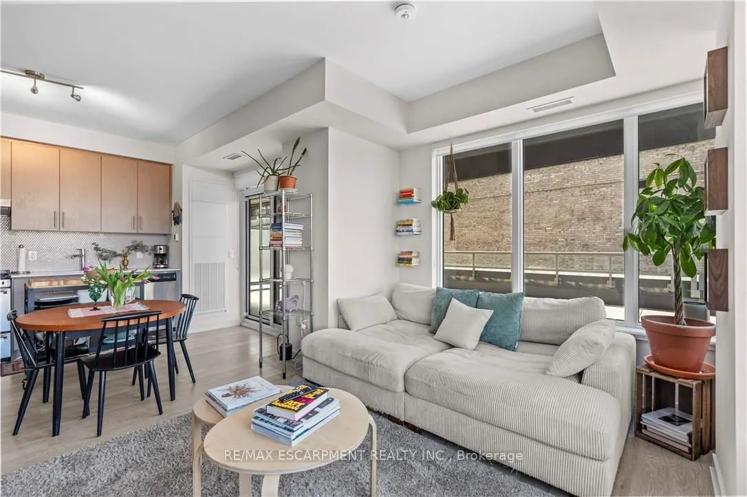 212 King William Street E, #415