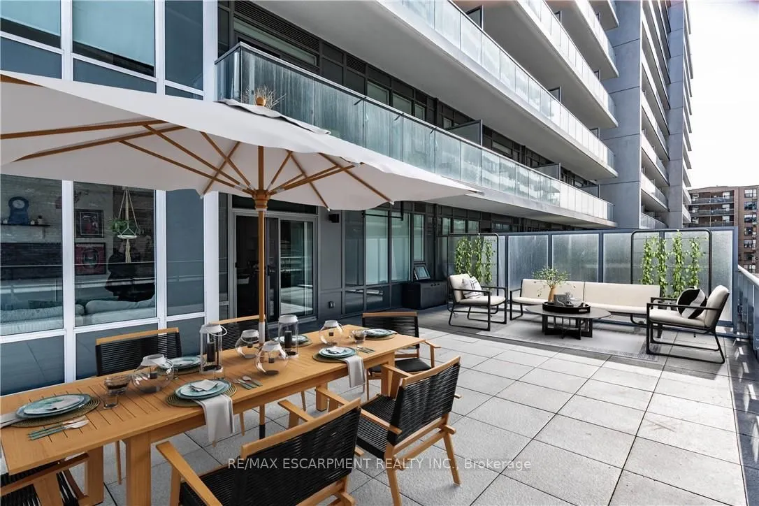 212 King William Street E, #415