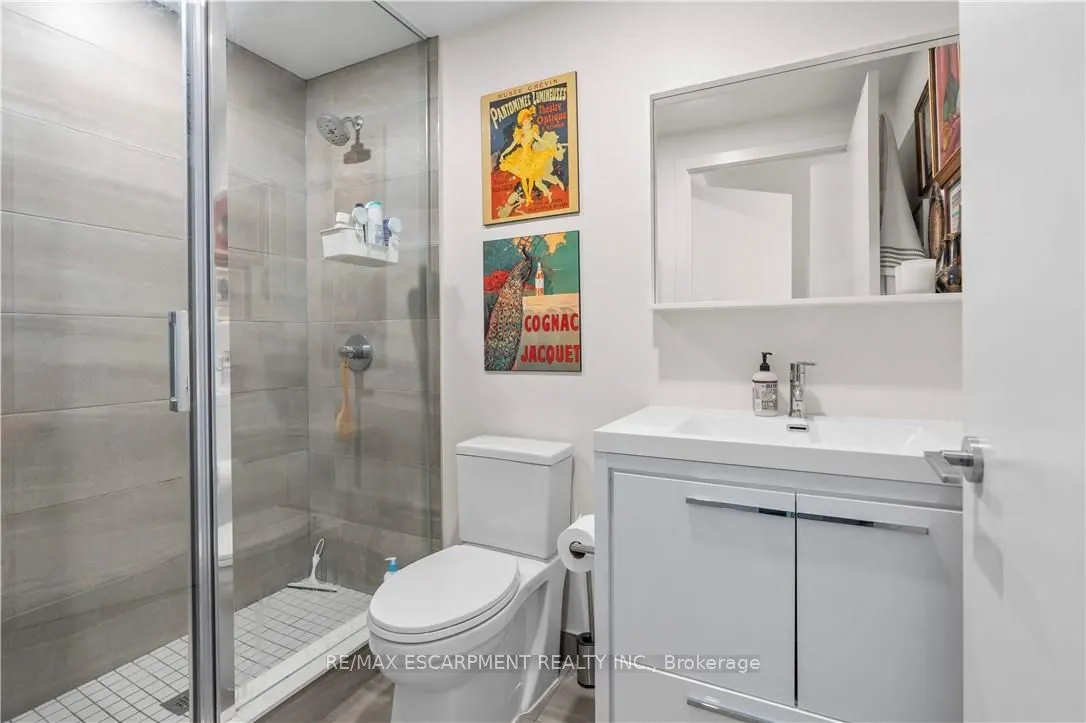 212 King William Street E, #415