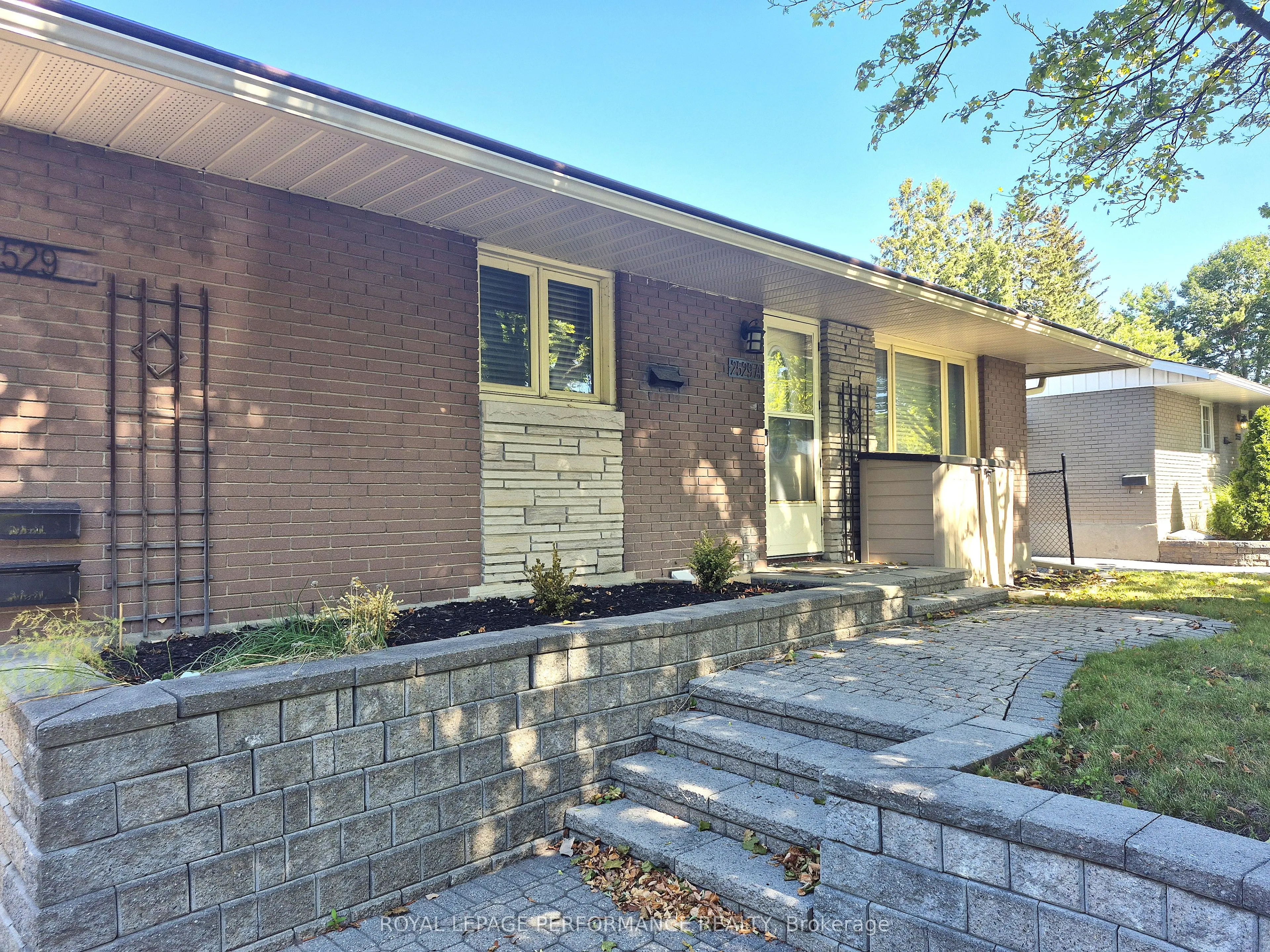 2529 ROMAN Avenue, #A