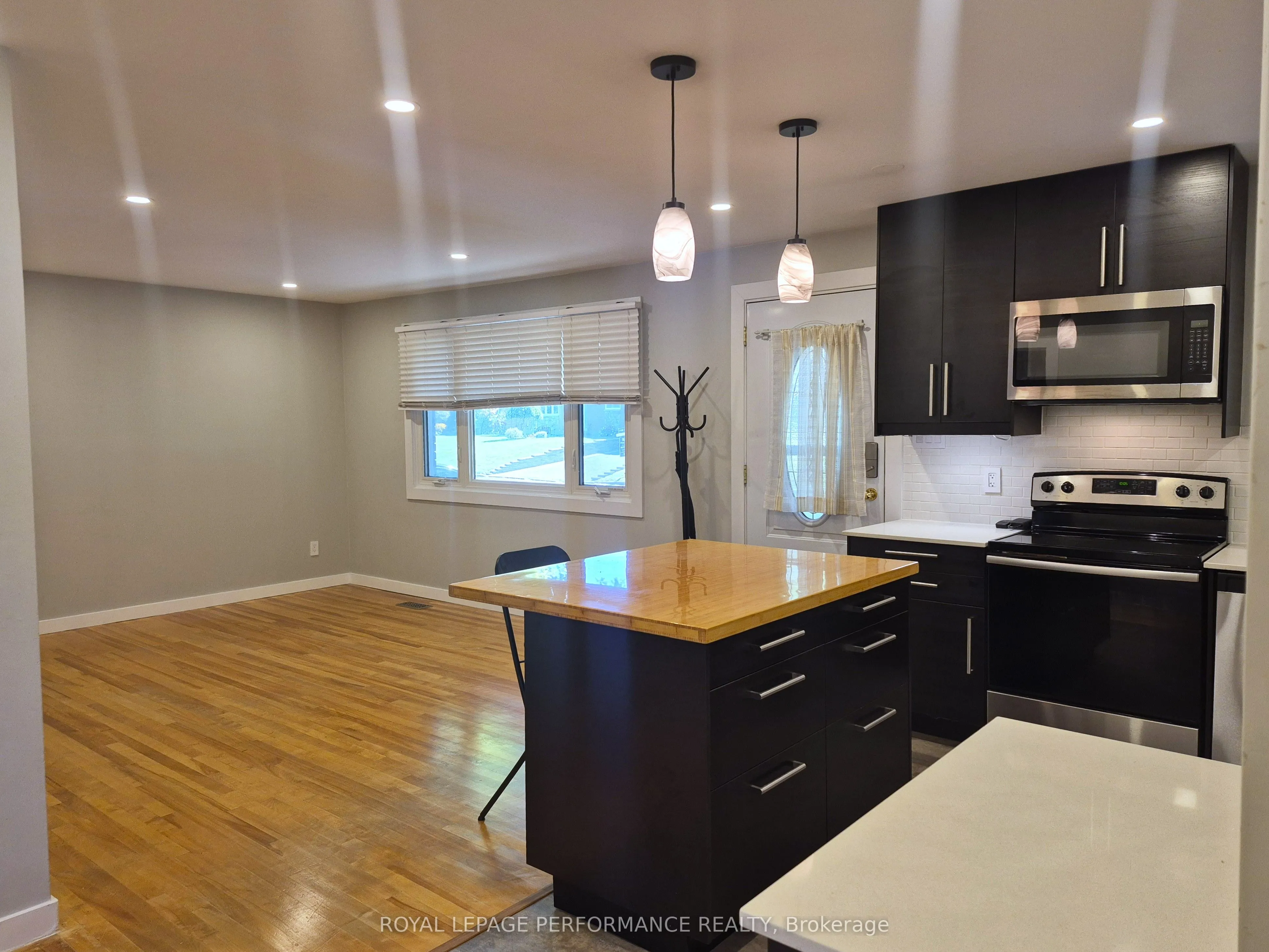 2529 ROMAN Avenue, #A