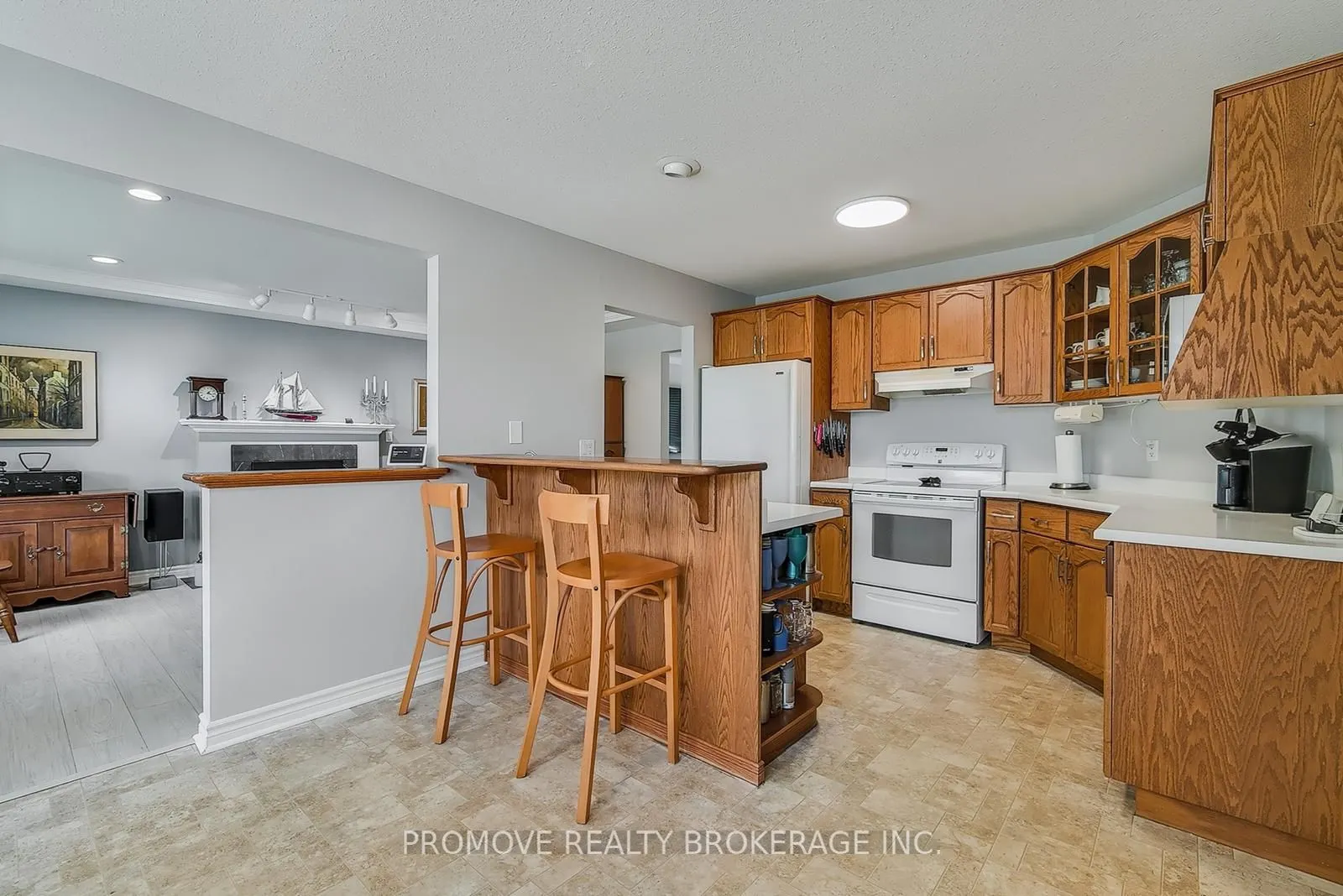 137 Lou's Boulevard